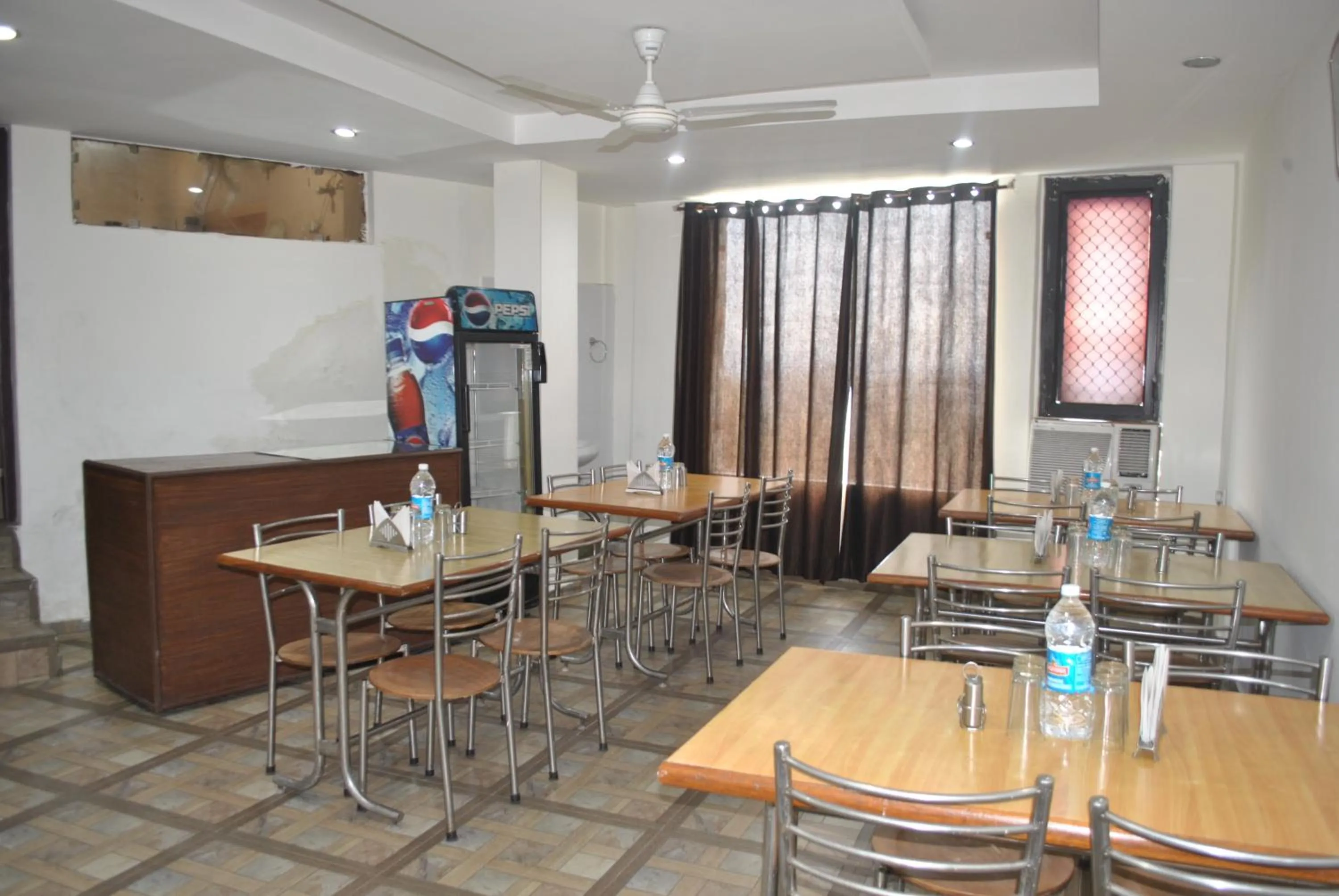 Restaurant/places to eat in Hotel Maha Luxmi Palace