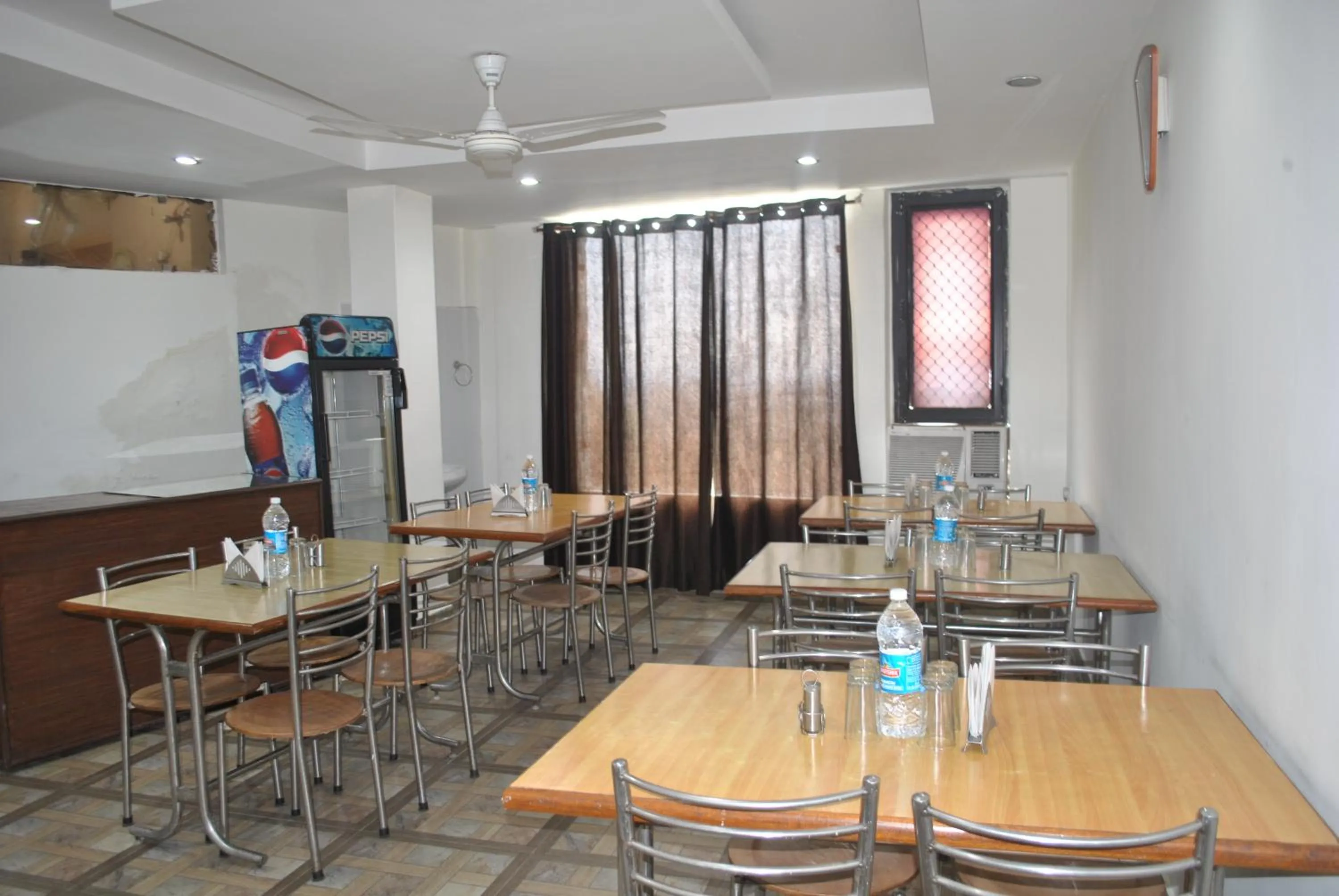 Restaurant/places to eat in Hotel Maha Luxmi Palace