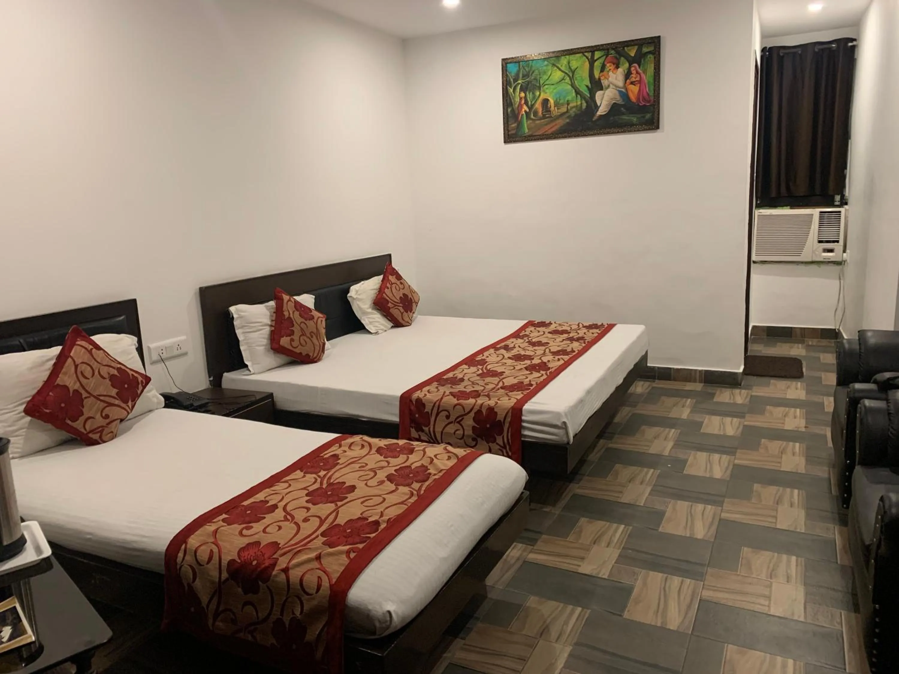 Photo of the whole room, Bed in Hotel Maha Luxmi Palace