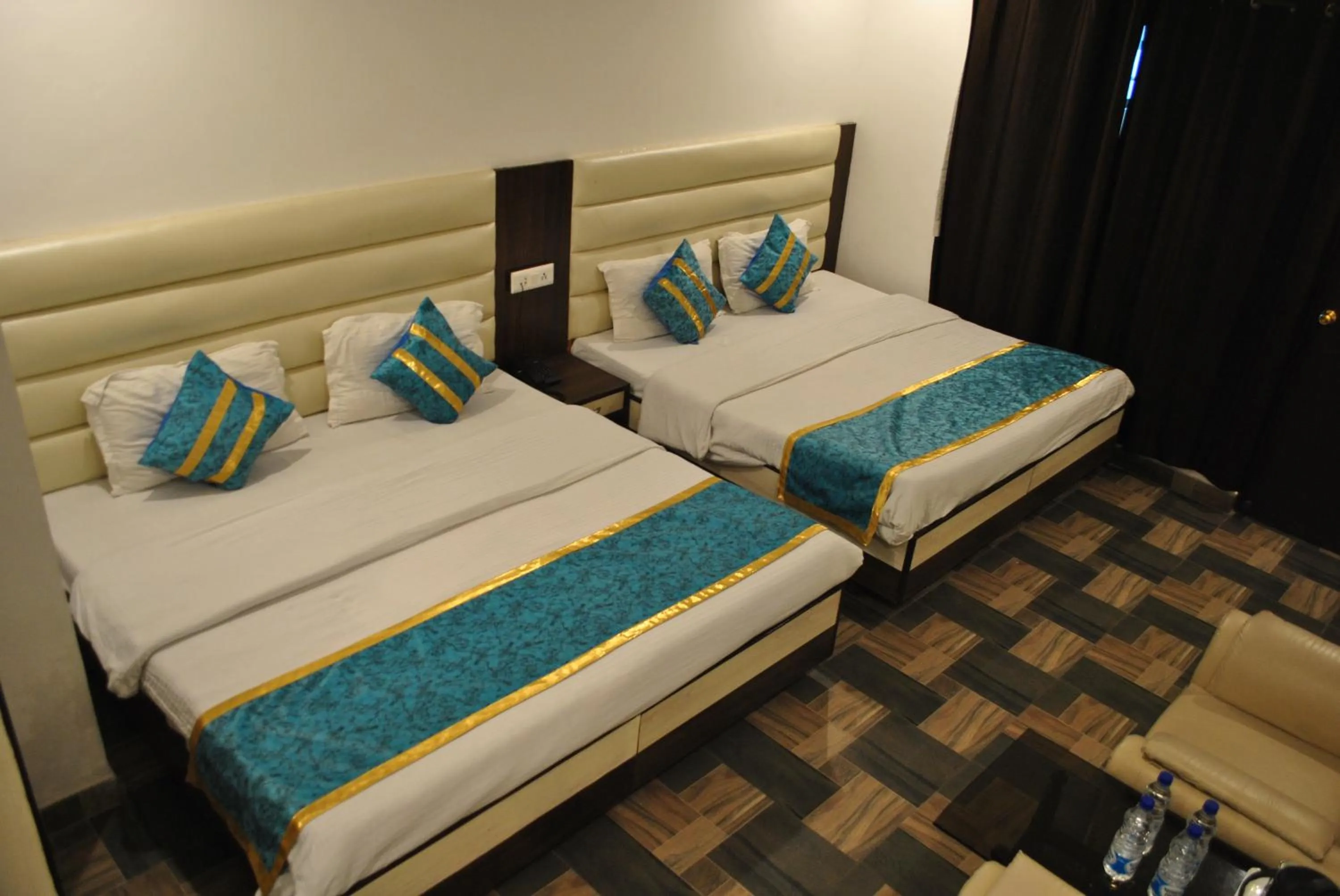 Photo of the whole room, Bed in Hotel Maha Luxmi Palace