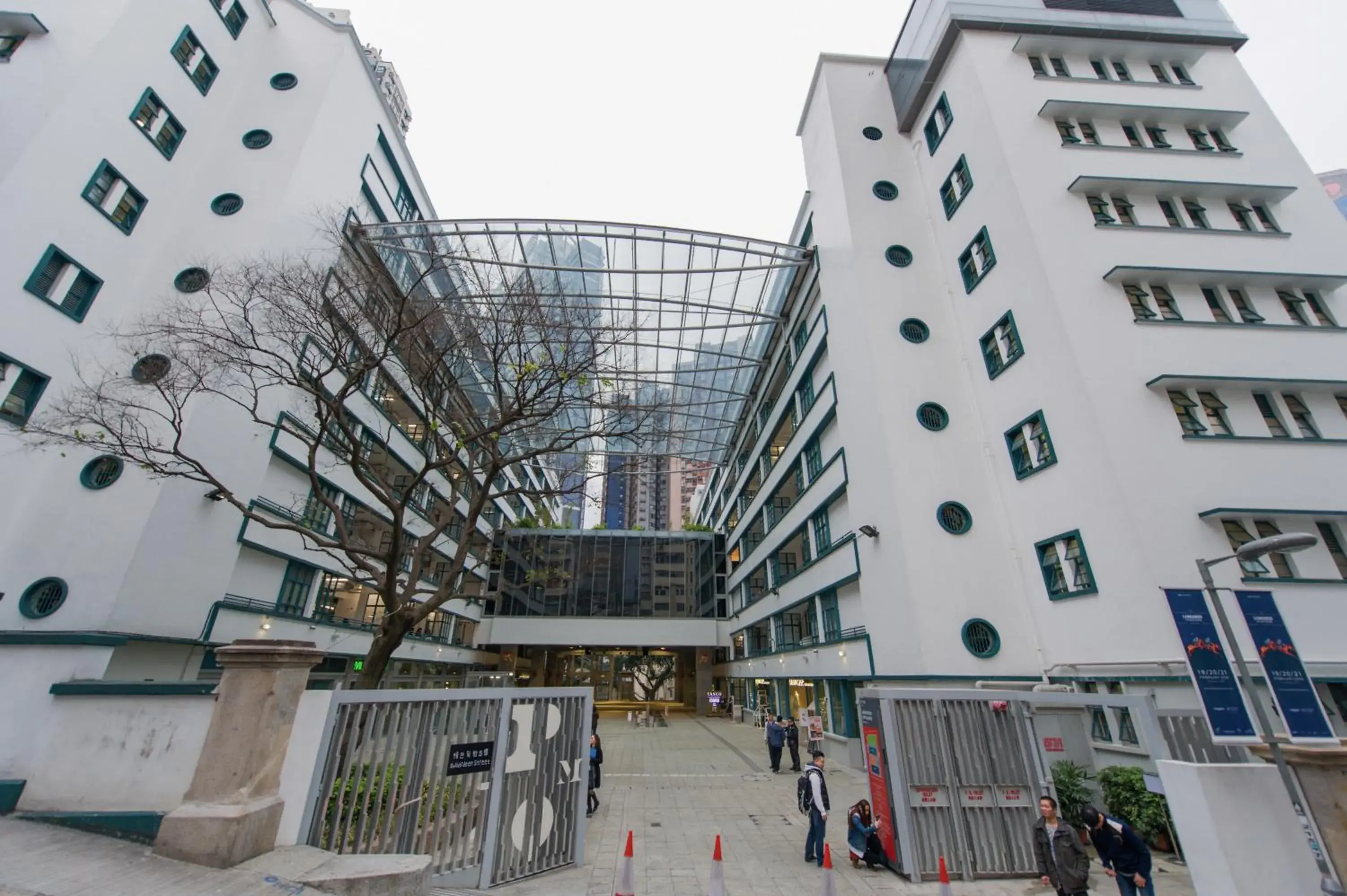 Property building in Hotel Madera Hollywood Property building in Hotel Madera Hollywood