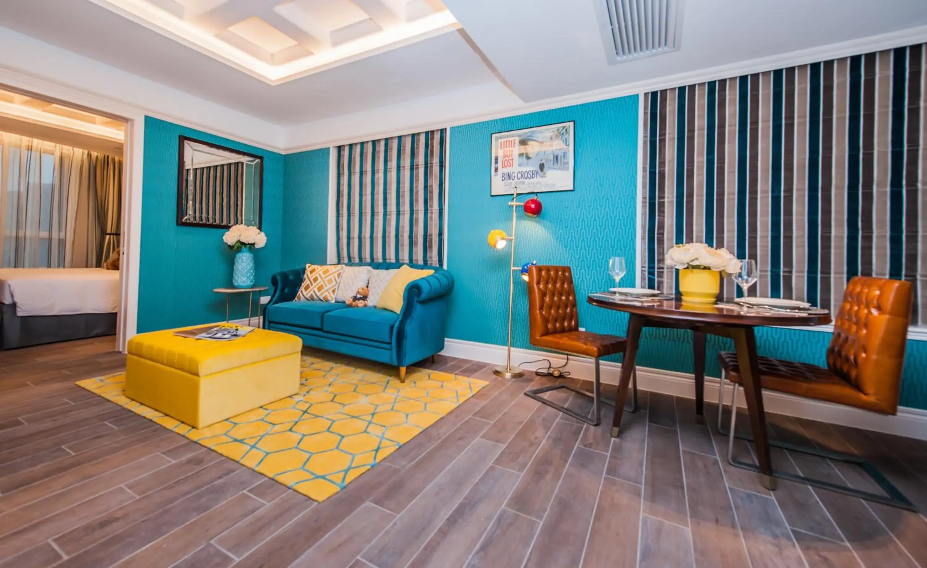 Grand Deluxe Queen Suite in Hotel Madera Hollywood Grand Deluxe Queen Suite in Hotel Madera Hollywood