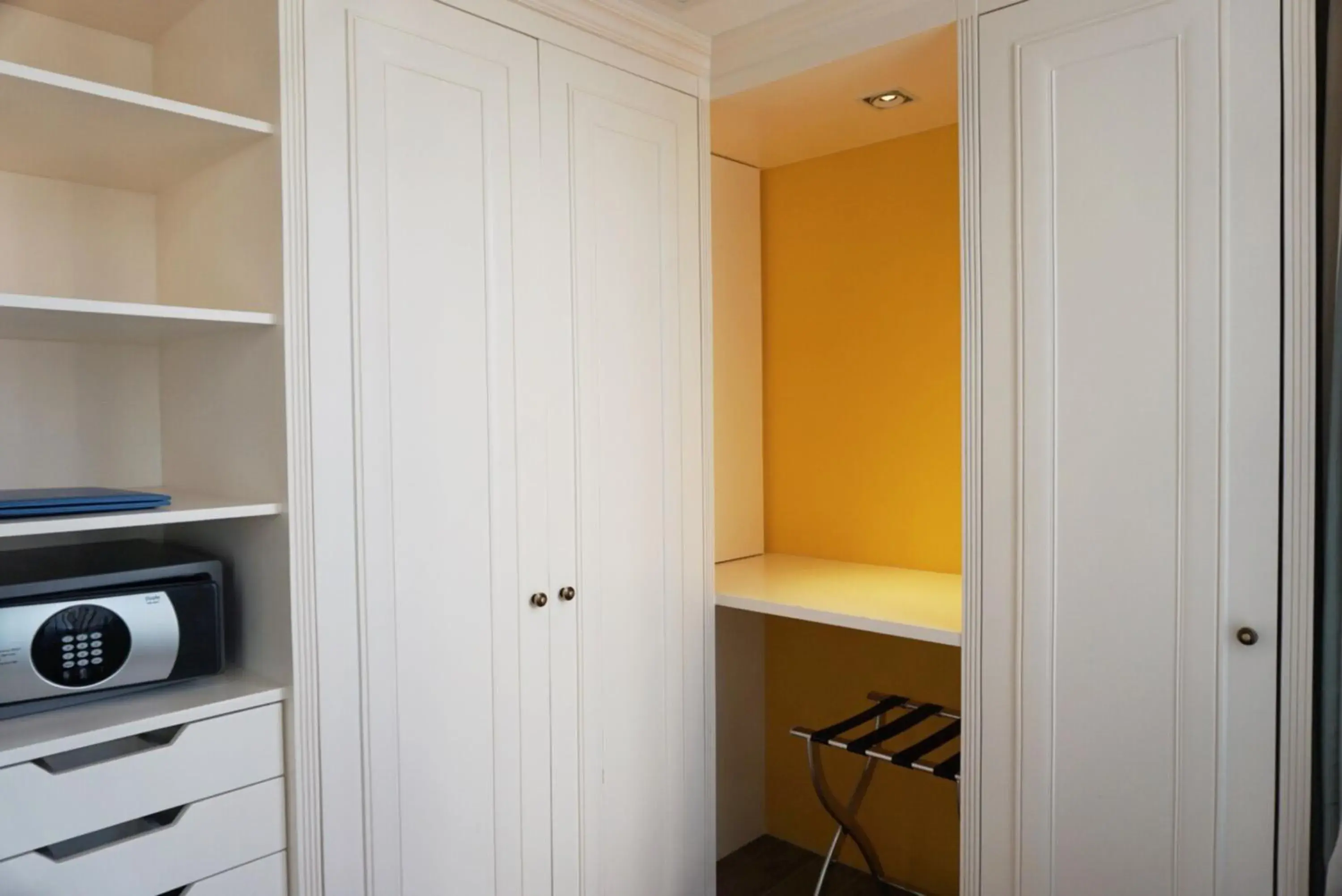 Bedroom in Hotel Madera Hollywood Bedroom in Hotel Madera Hollywood