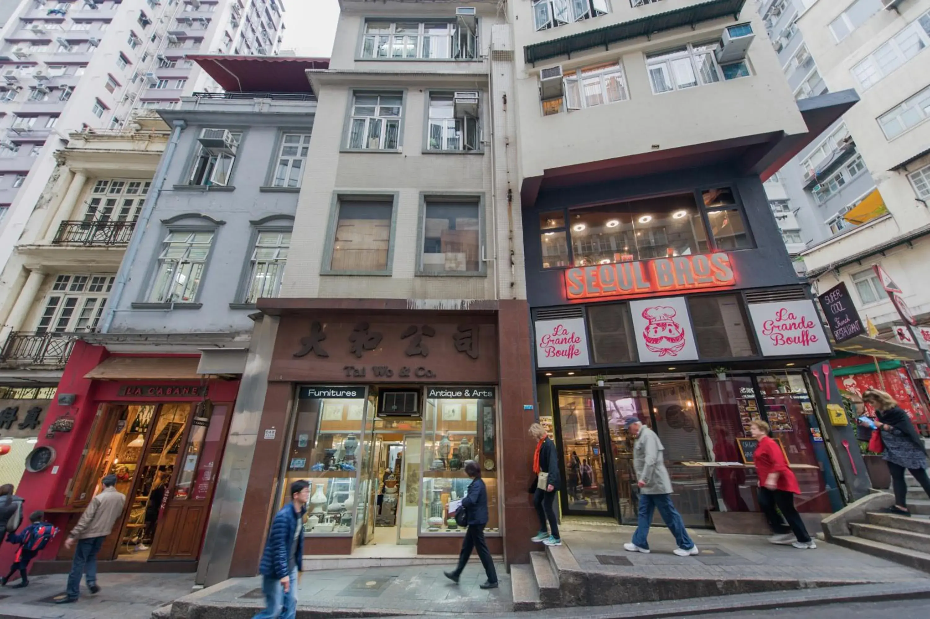 Facade/entrance in Hotel Madera Hollywood Facade/entrance in Hotel Madera Hollywood