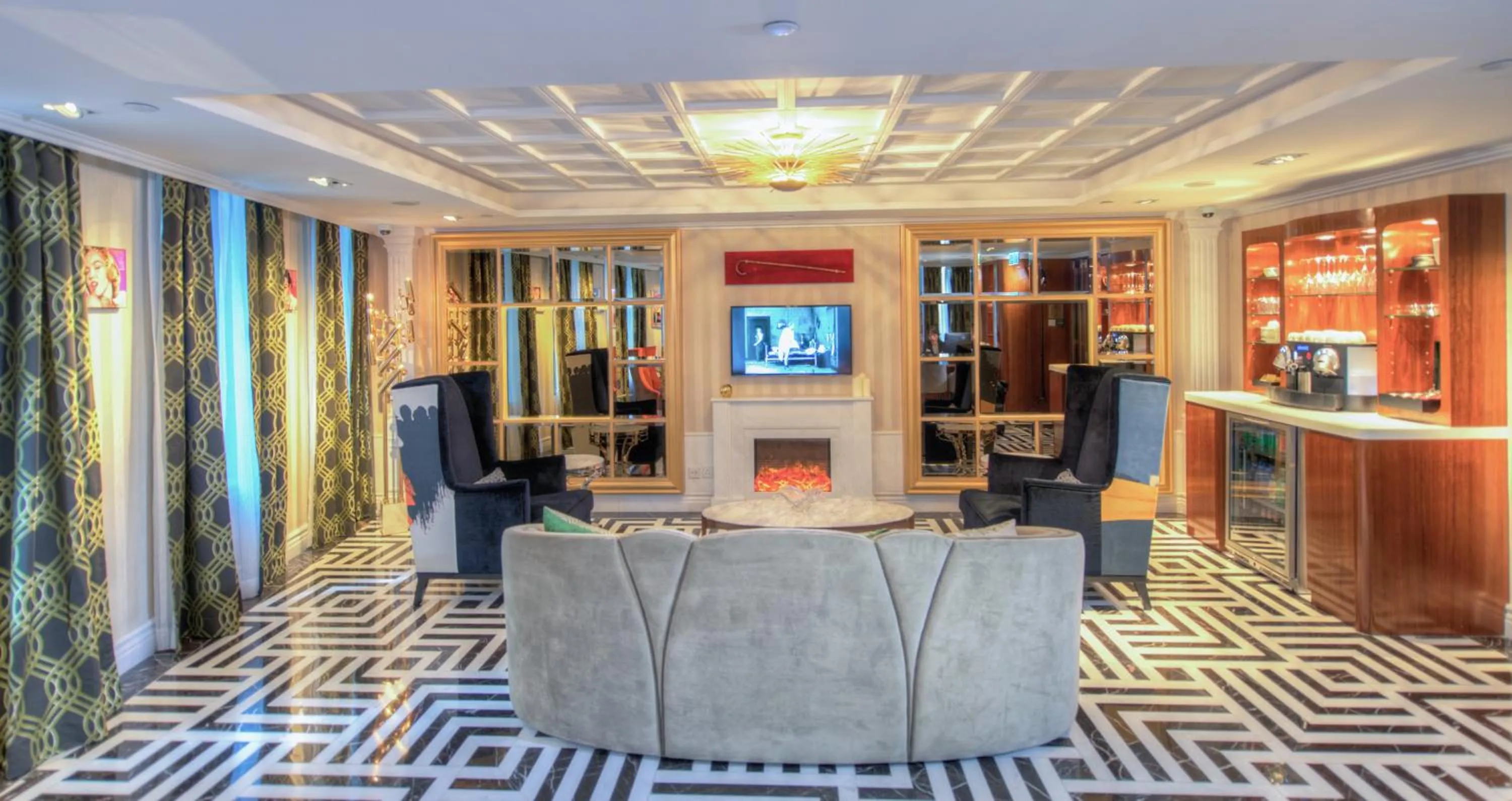 Lobby or reception in Hotel Madera Hollywood