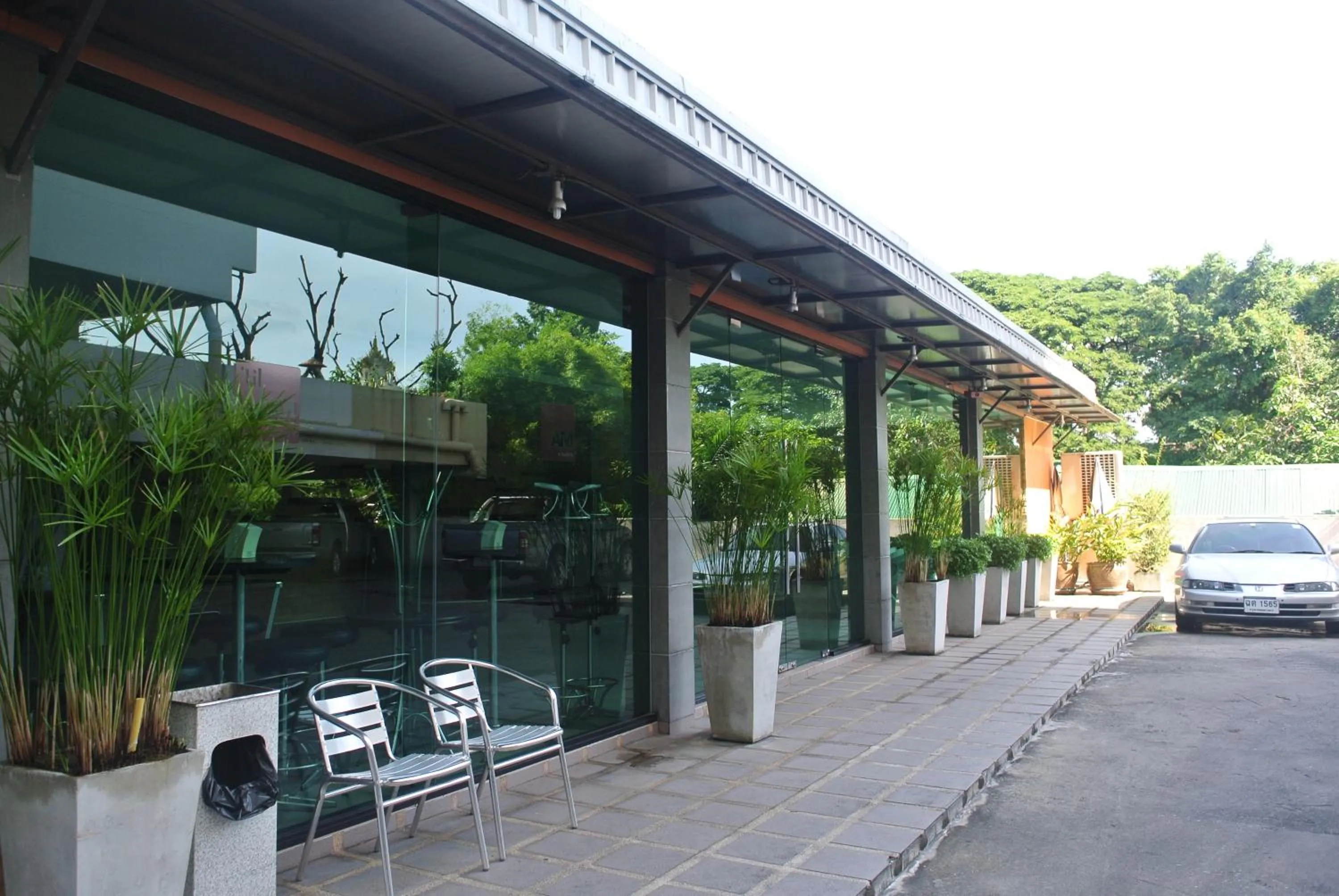 Facade/entrance in Nanatai Suites