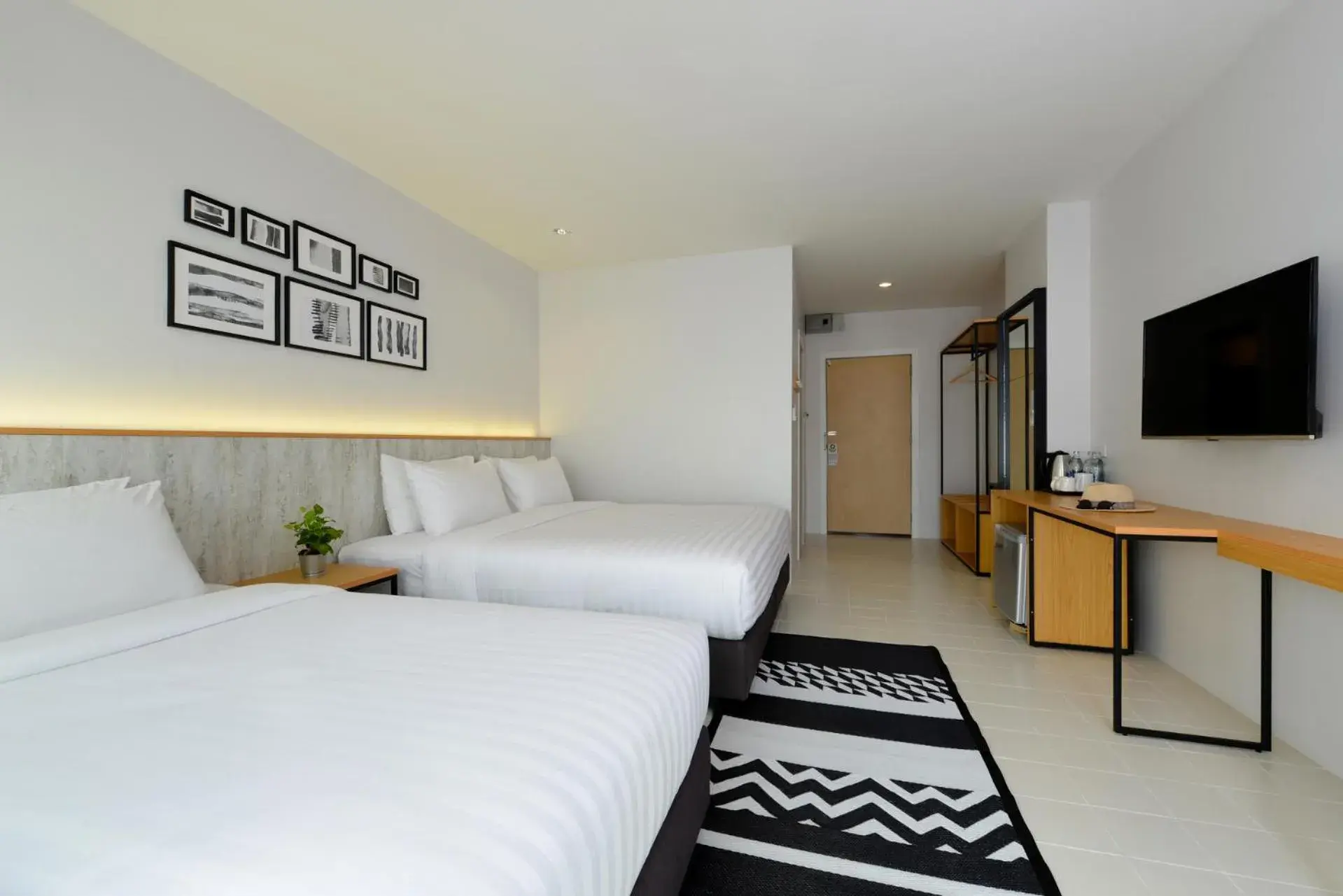 Superior Triple Room in Ruenthip Pattaya Superior Triple Room in Ruenthip Pattaya