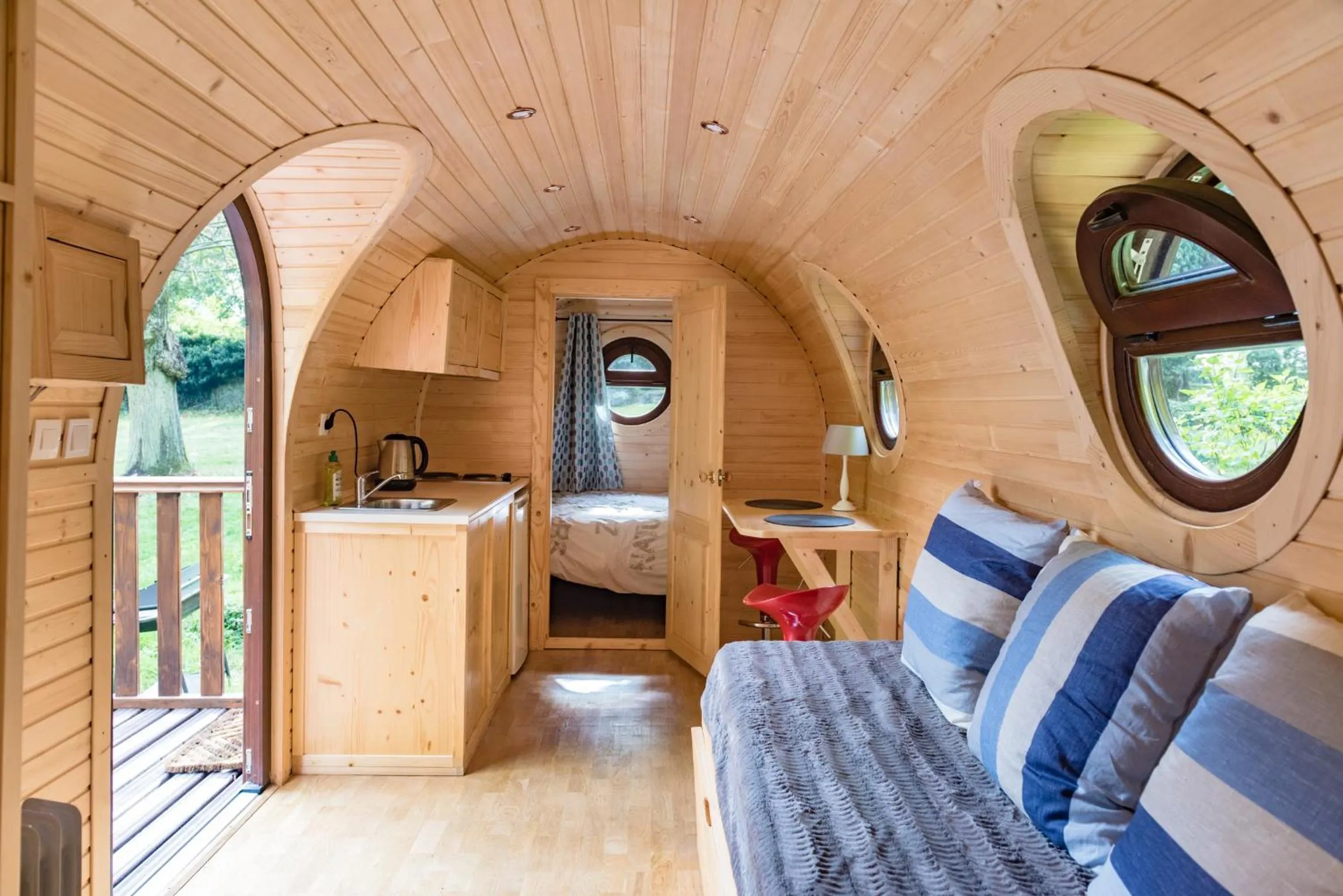 Living room, Bed in Domaine De Marguerite