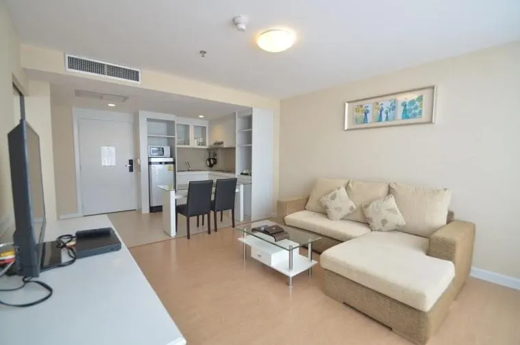 Communal lounge/ TV room in The City Hotel Sriracha by BBH Japan