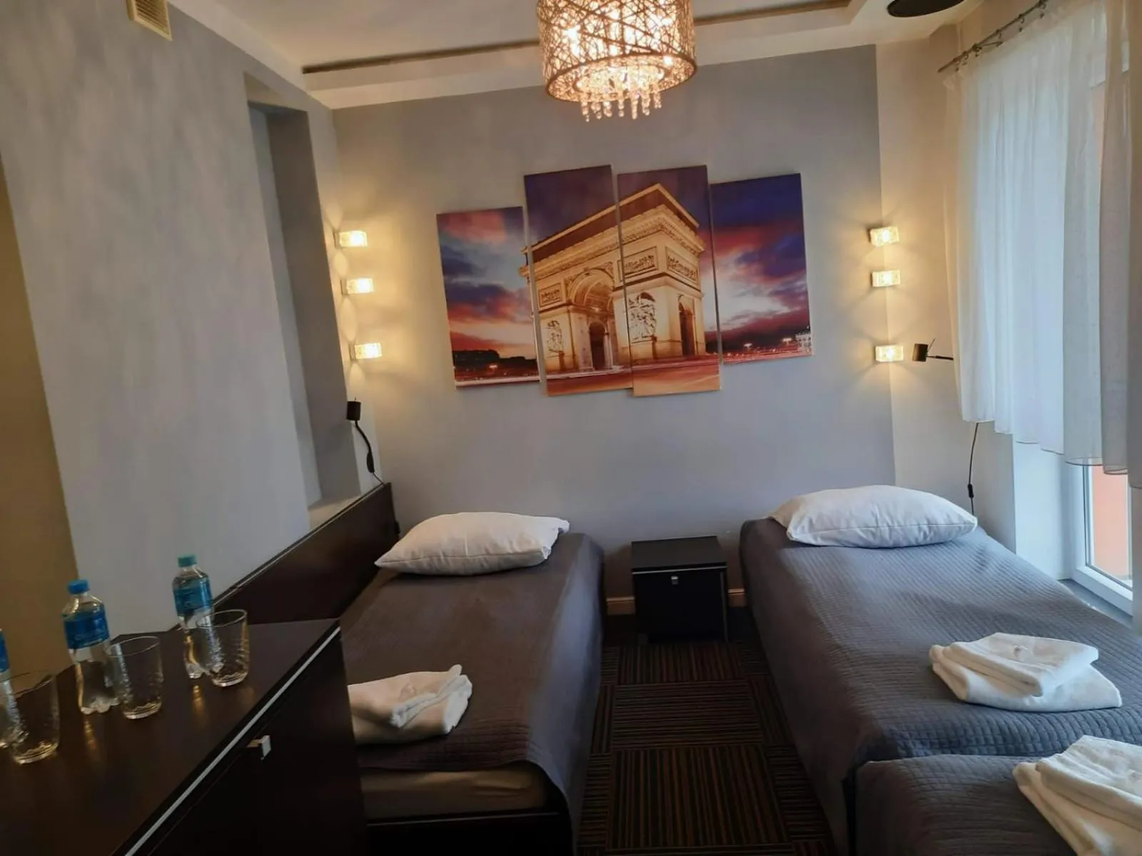 Bedroom, Bed in Młoda Europa