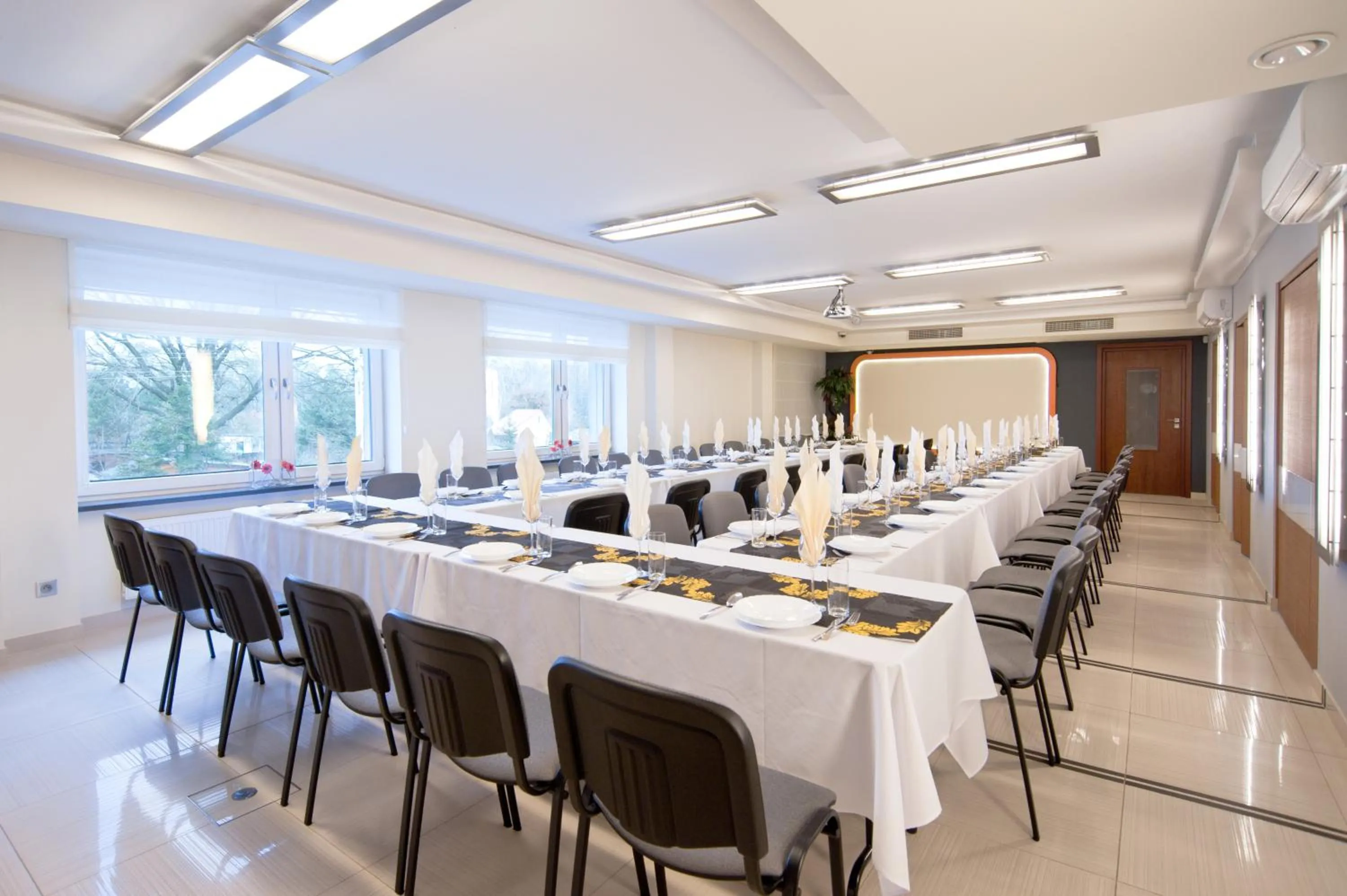 Restaurant/places to eat in Młoda Europa