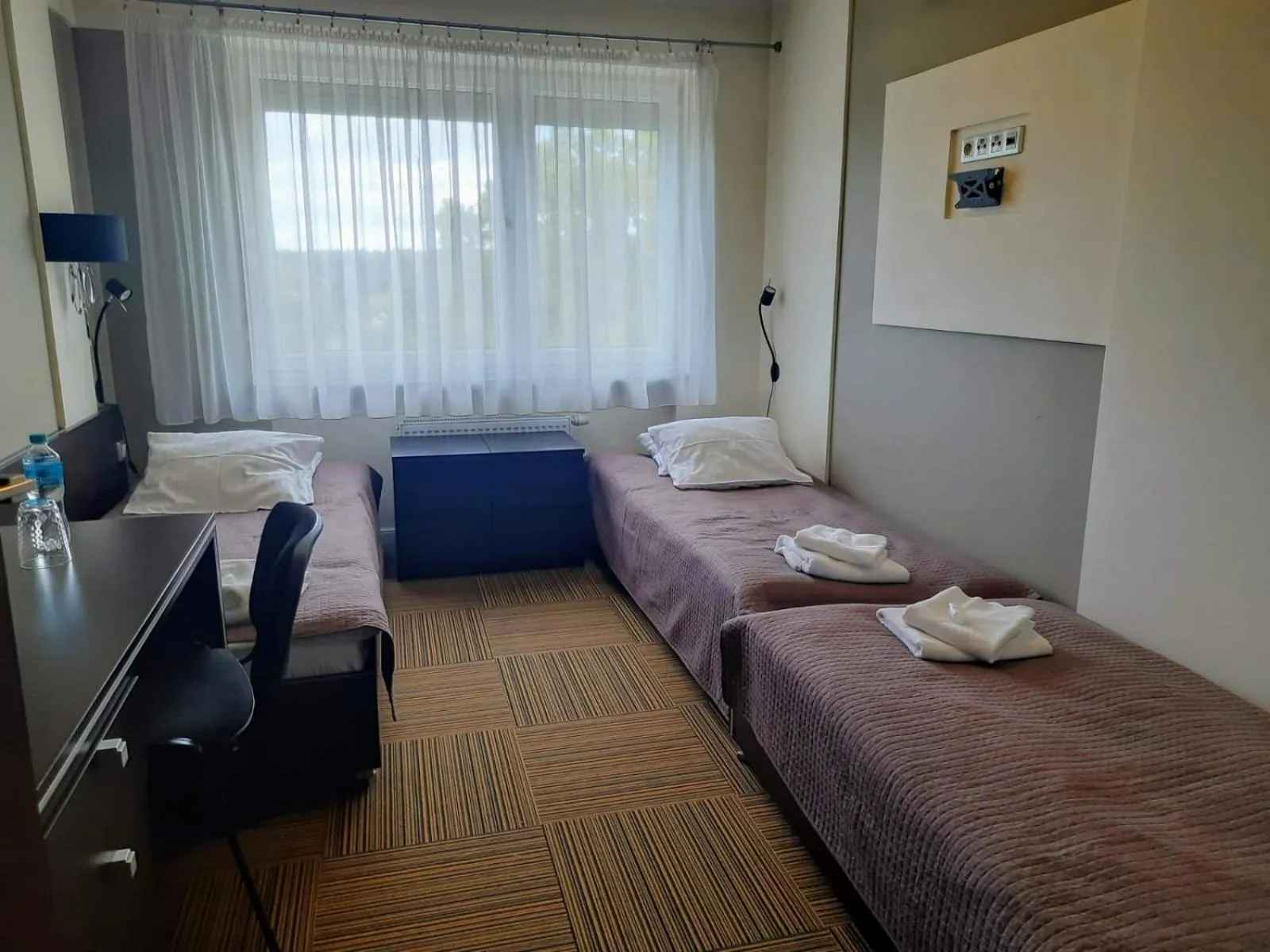 Photo of the whole room, Bed in Młoda Europa