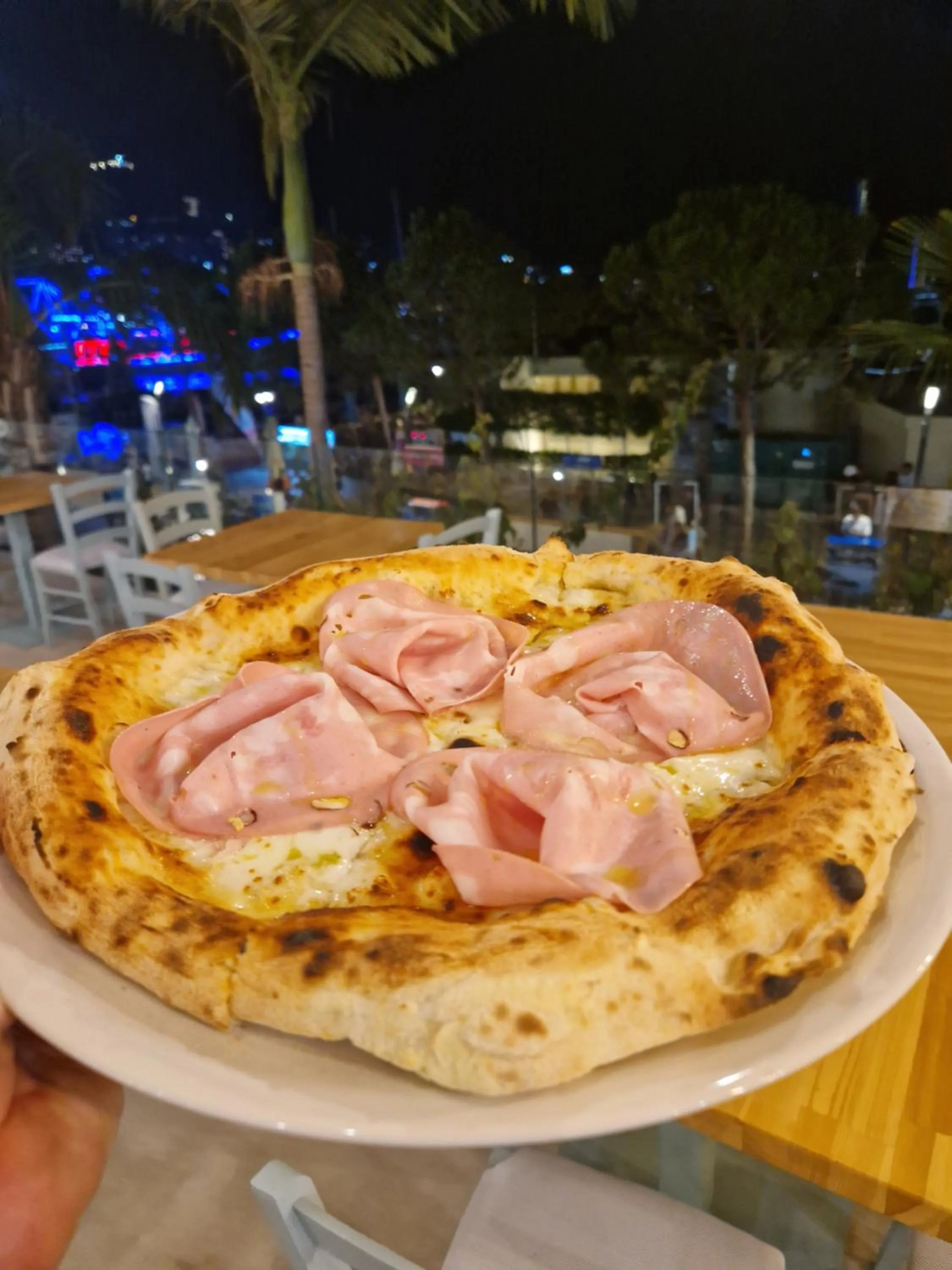 Restaurant/places to eat in Victoria Boutique Hotel