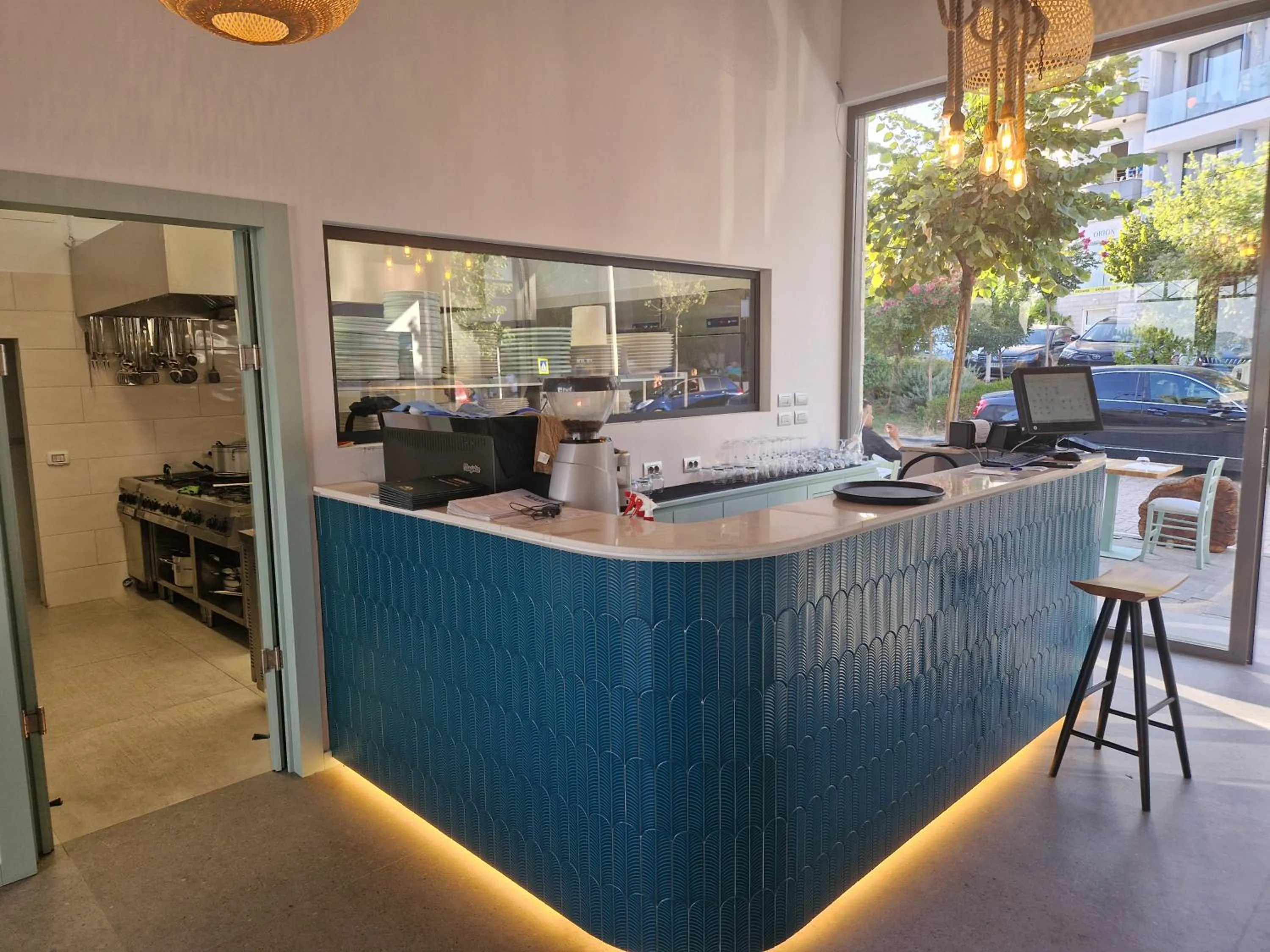 Restaurant/places to eat in Victoria Boutique Hotel