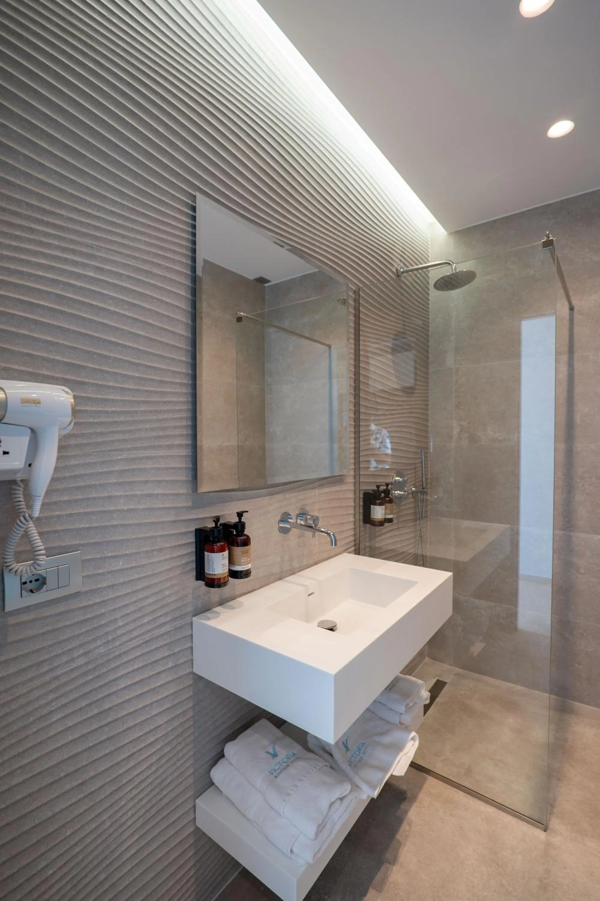 Shower in Victoria Boutique Hotel