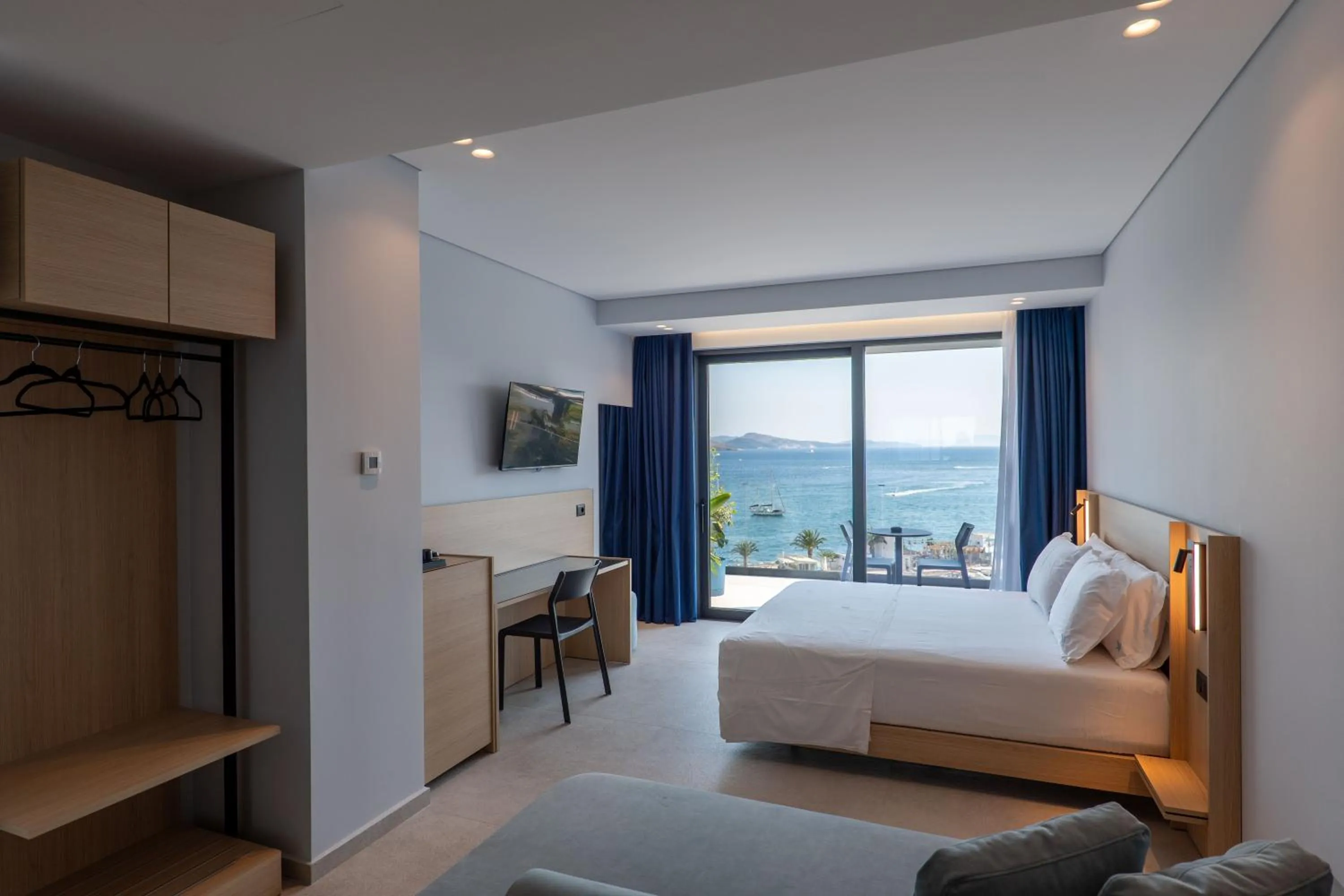 Photo of the whole room, Bed in Victoria Boutique Hotel