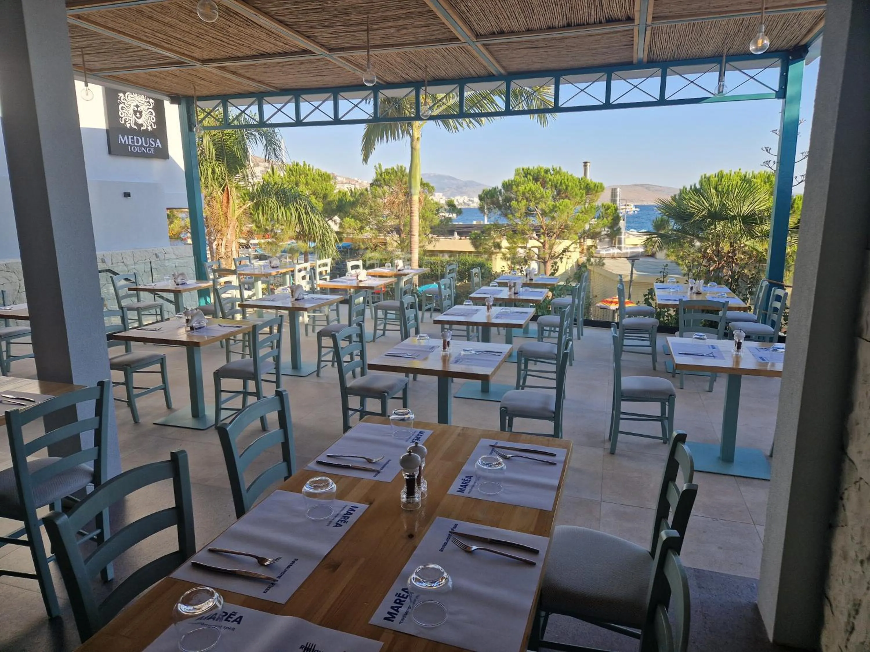 Restaurant/places to eat in Victoria Boutique Hotel