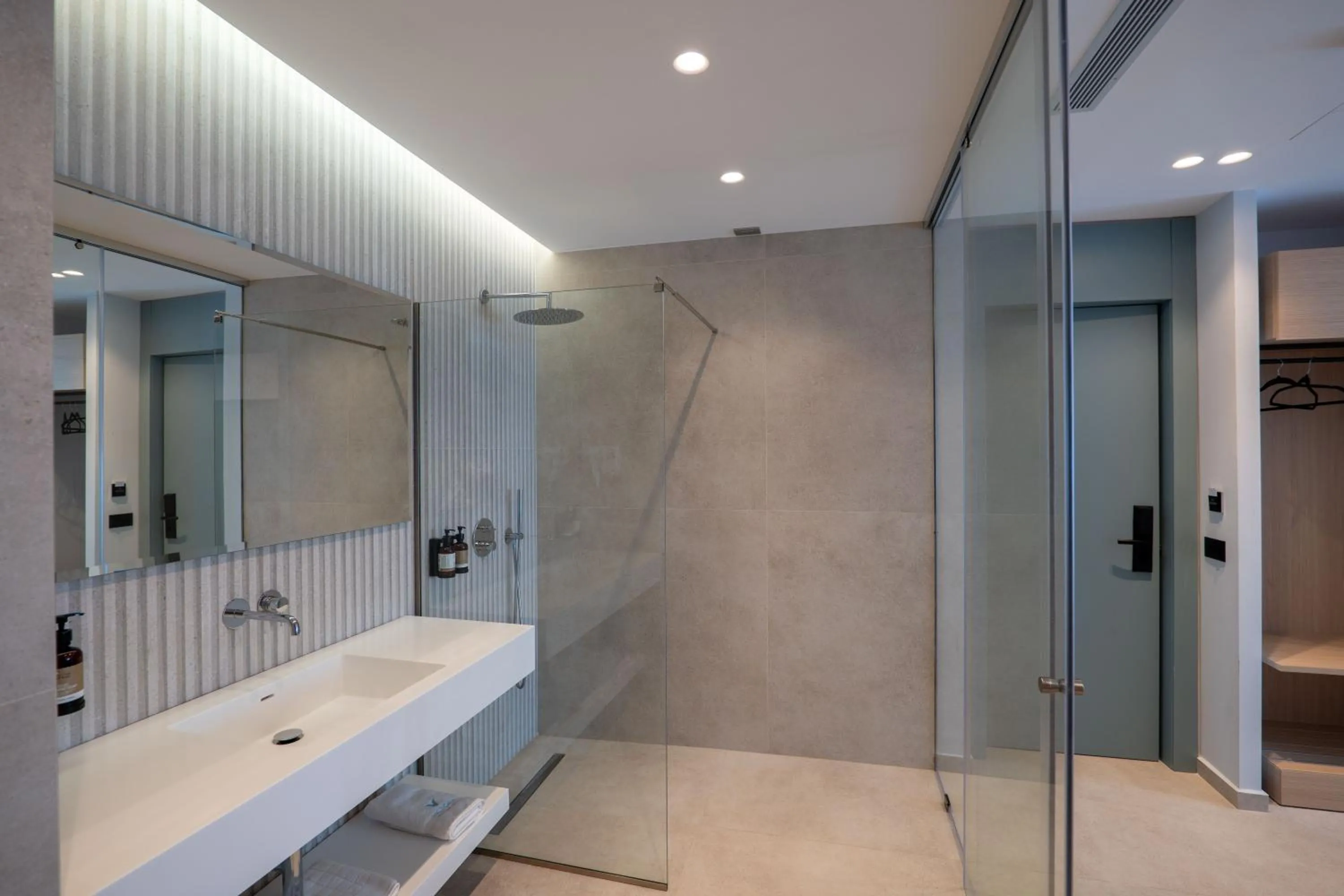 Shower in Victoria Boutique Hotel