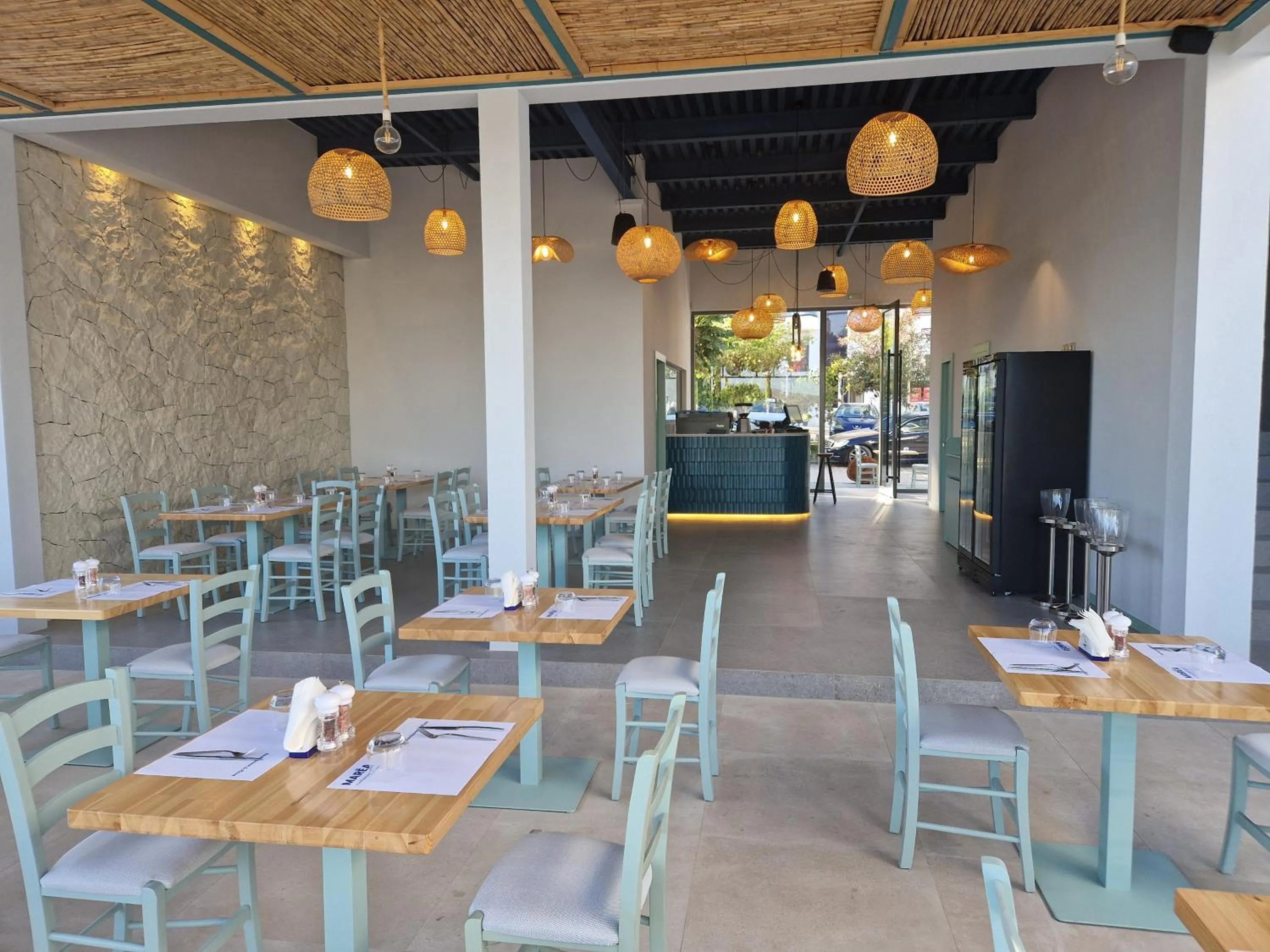 Restaurant/places to eat in Victoria Boutique Hotel