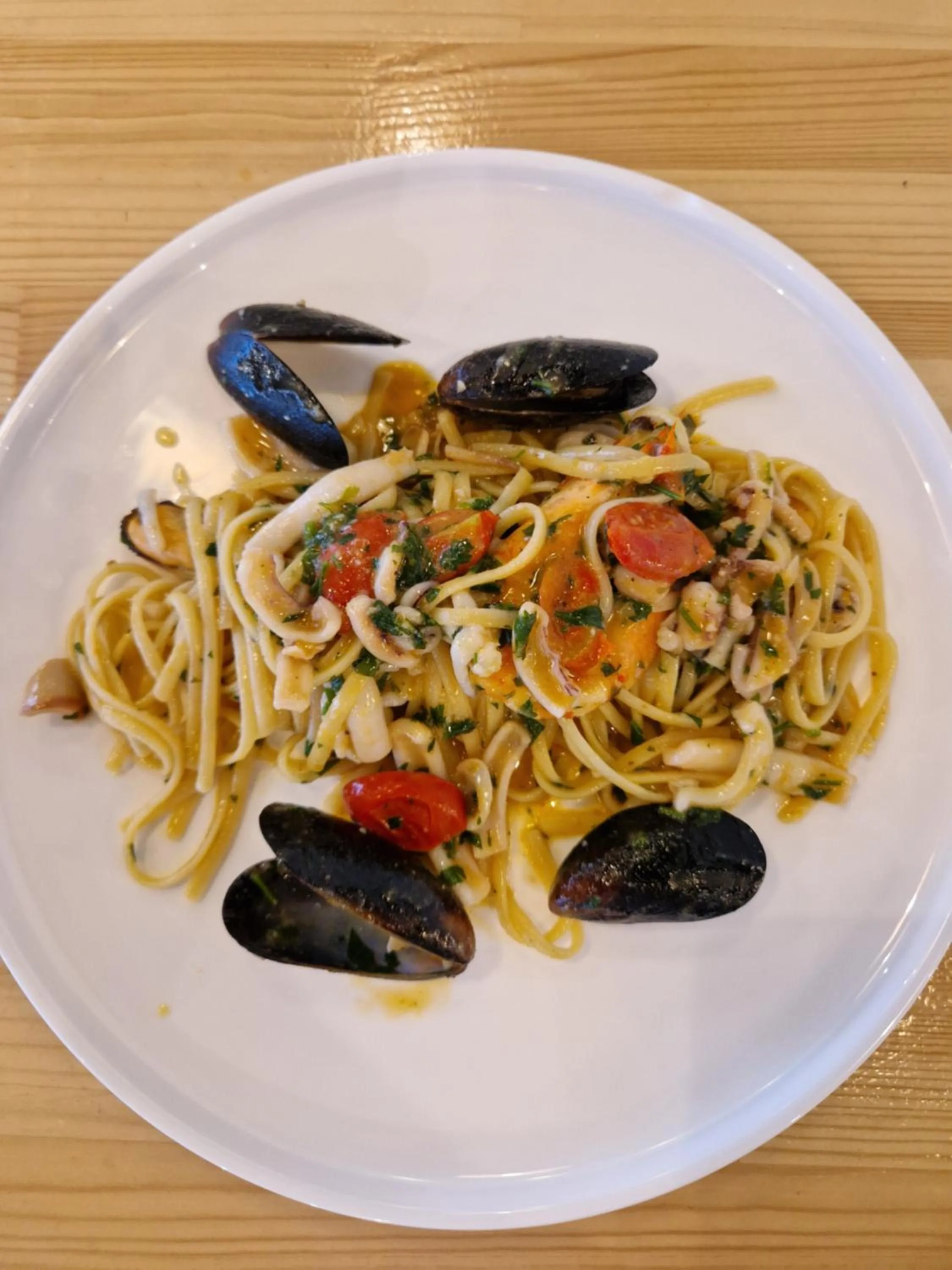 Restaurant/places to eat in Victoria Boutique Hotel