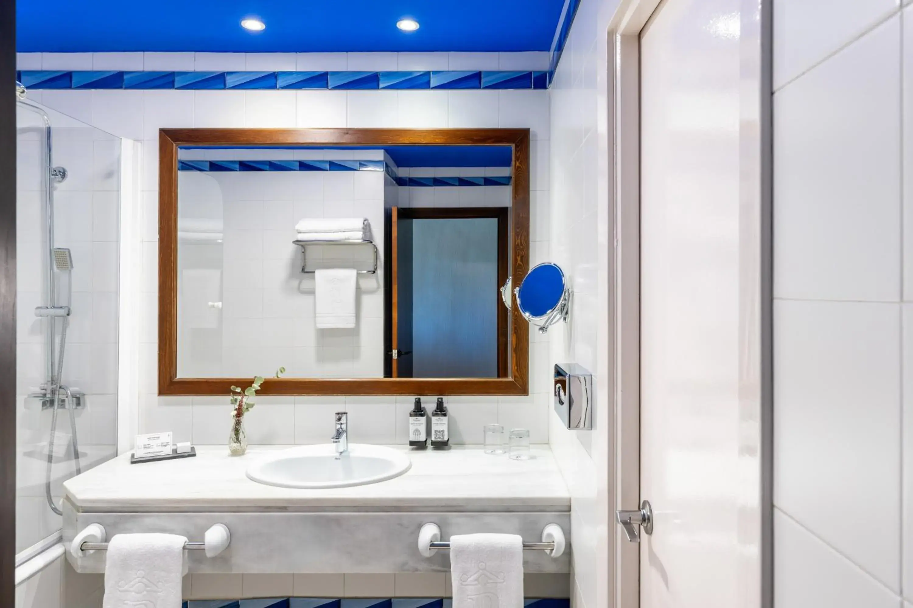 Bathroom in Parador de Manzanares Bathroom in Parador de Manzanares