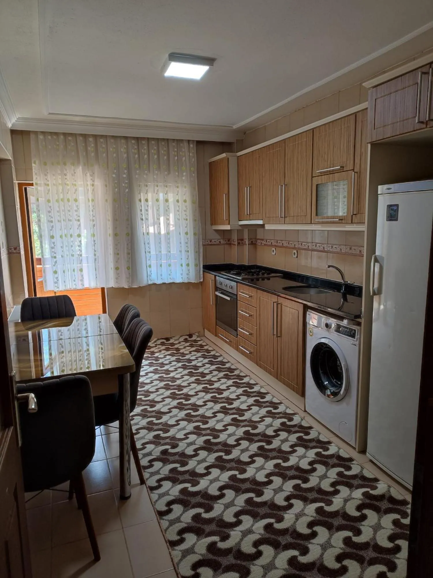 Kitchen or kitchenette in Karagoz Apart Pansiyon