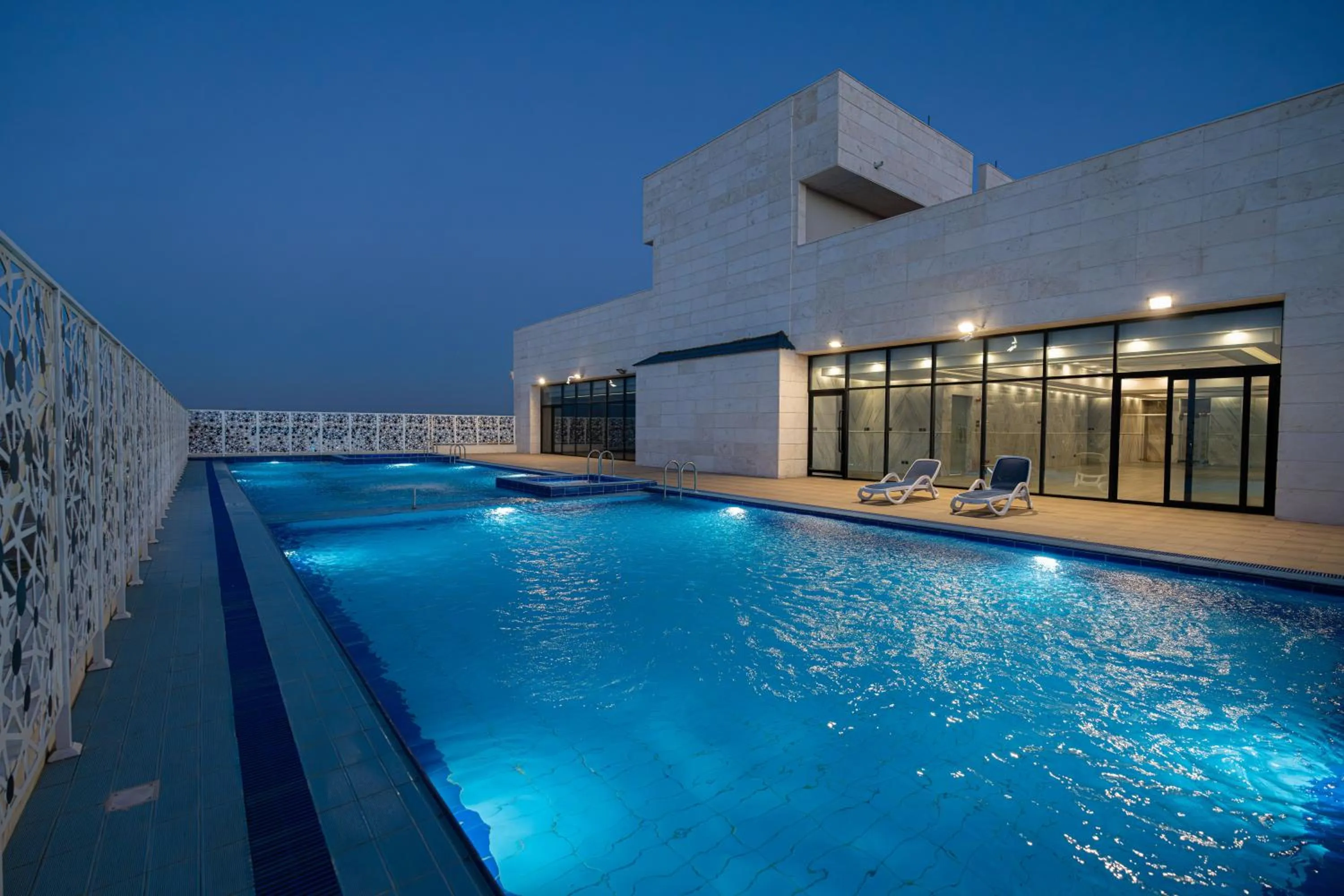 Swimming pool in Sunday Jeddah Hotel