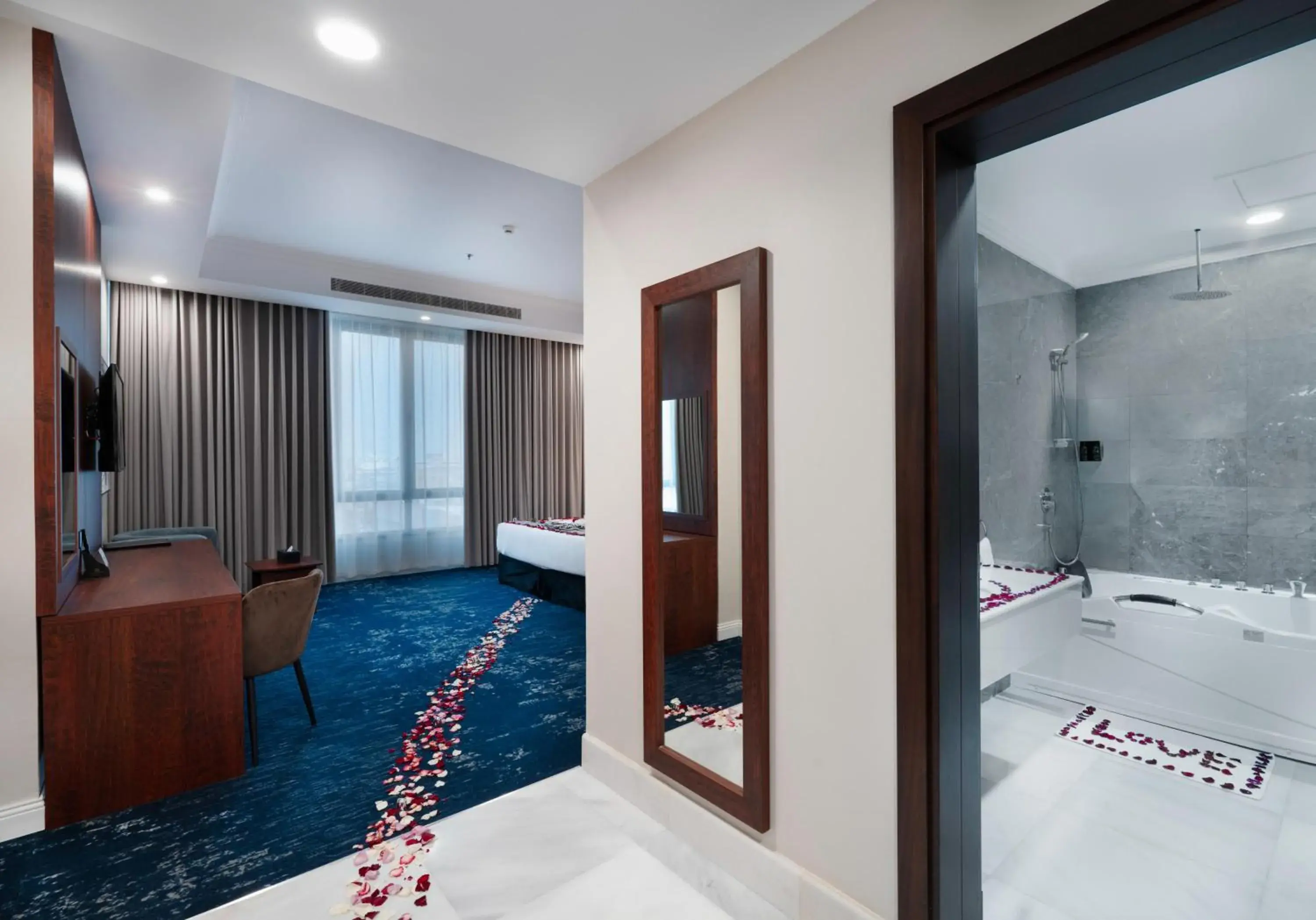 TV and multimedia, Bed in Sunday Jeddah Hotel TV and multimedia, Bed in Sunday Jeddah Hotel