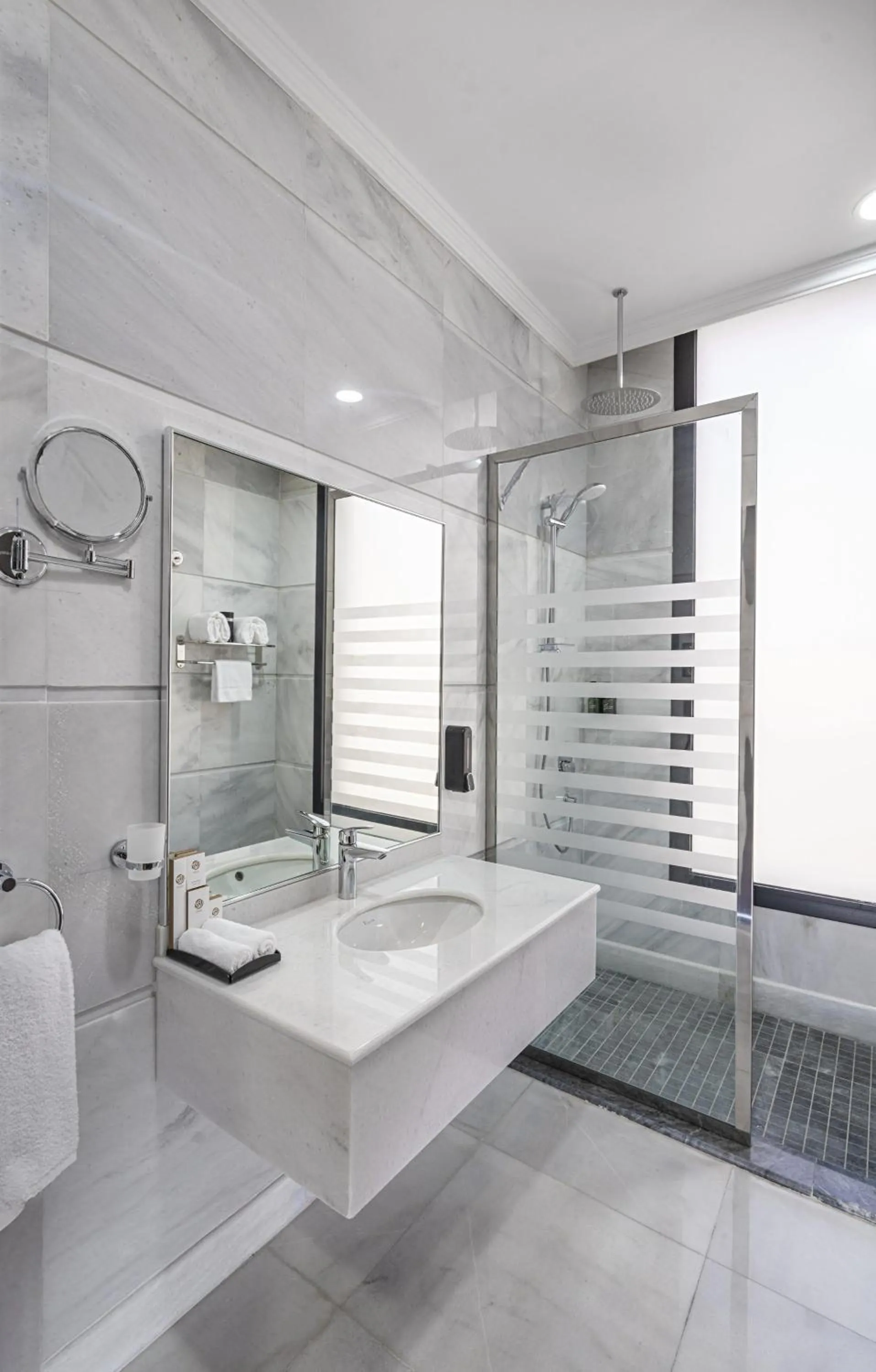 Bathroom in Sunday Jeddah Hotel