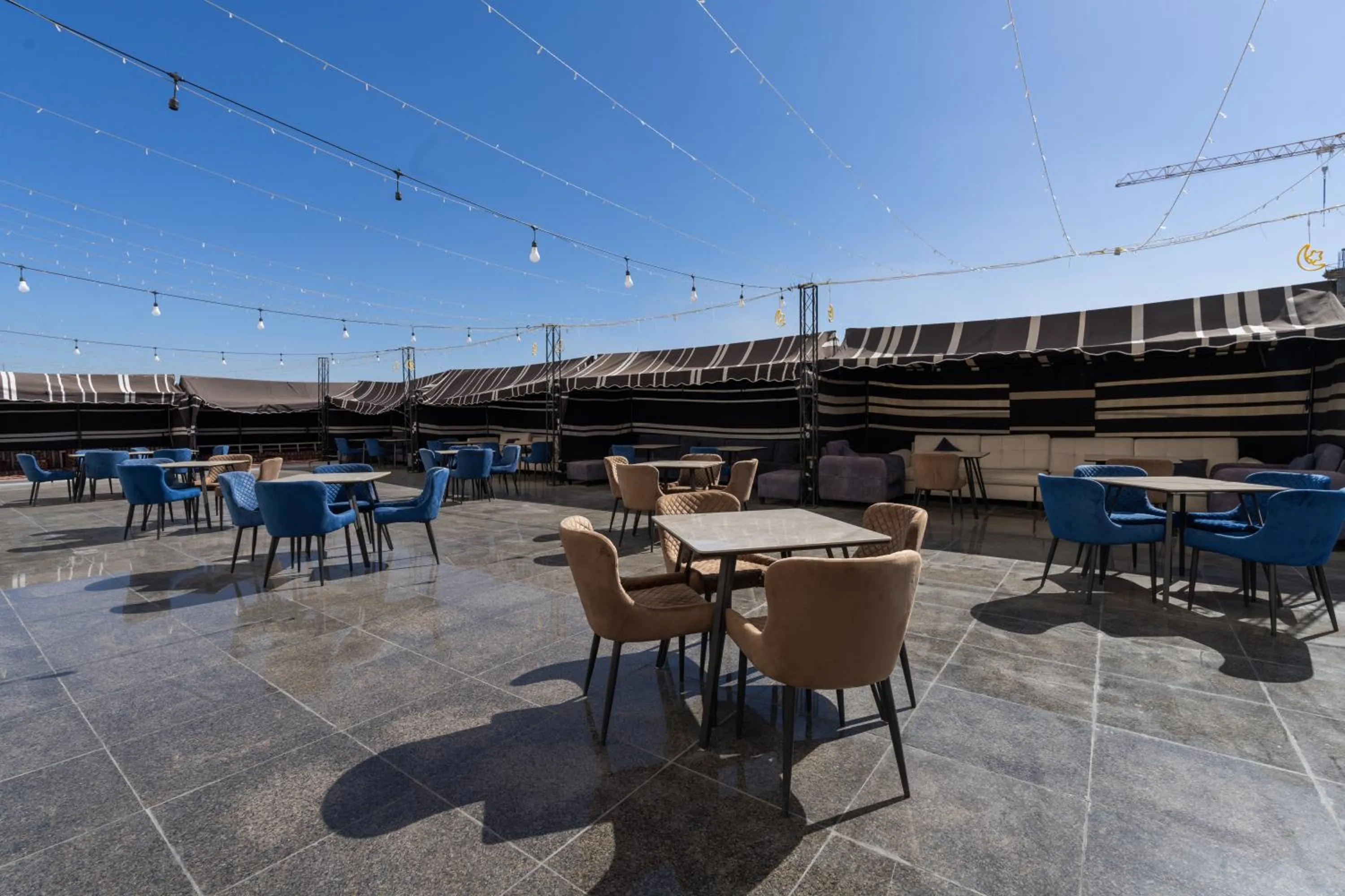 Restaurant/places to eat in Sunday Jeddah Hotel