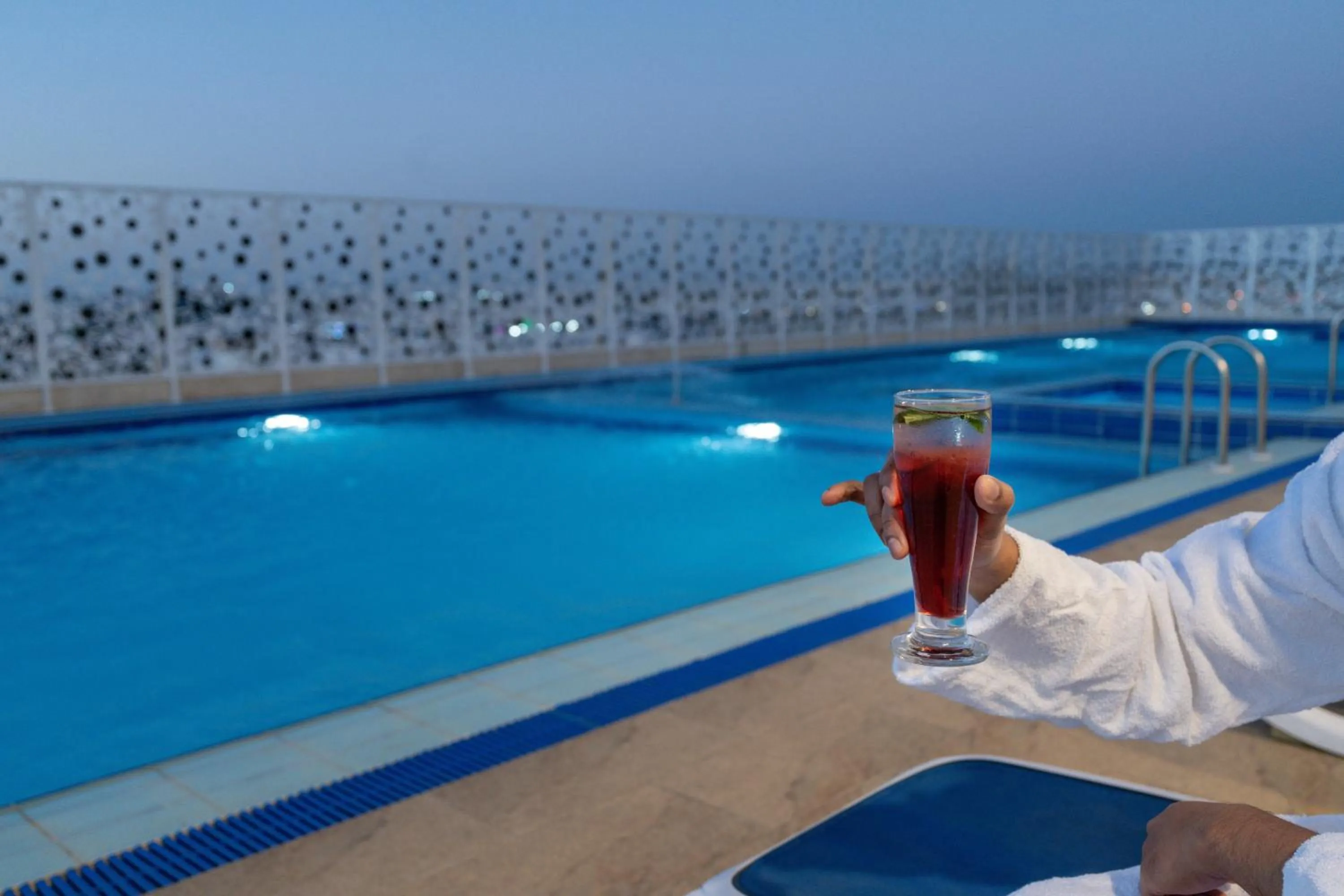 Swimming pool in Sunday Jeddah Hotel