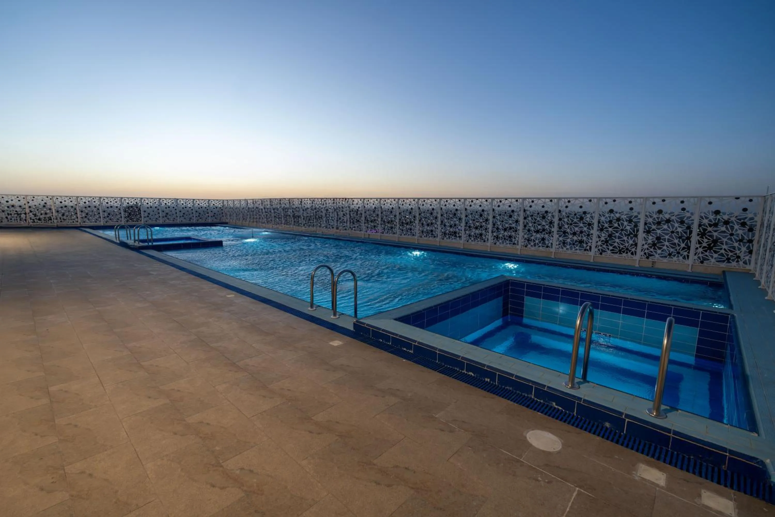 Swimming pool in Sunday Jeddah Hotel