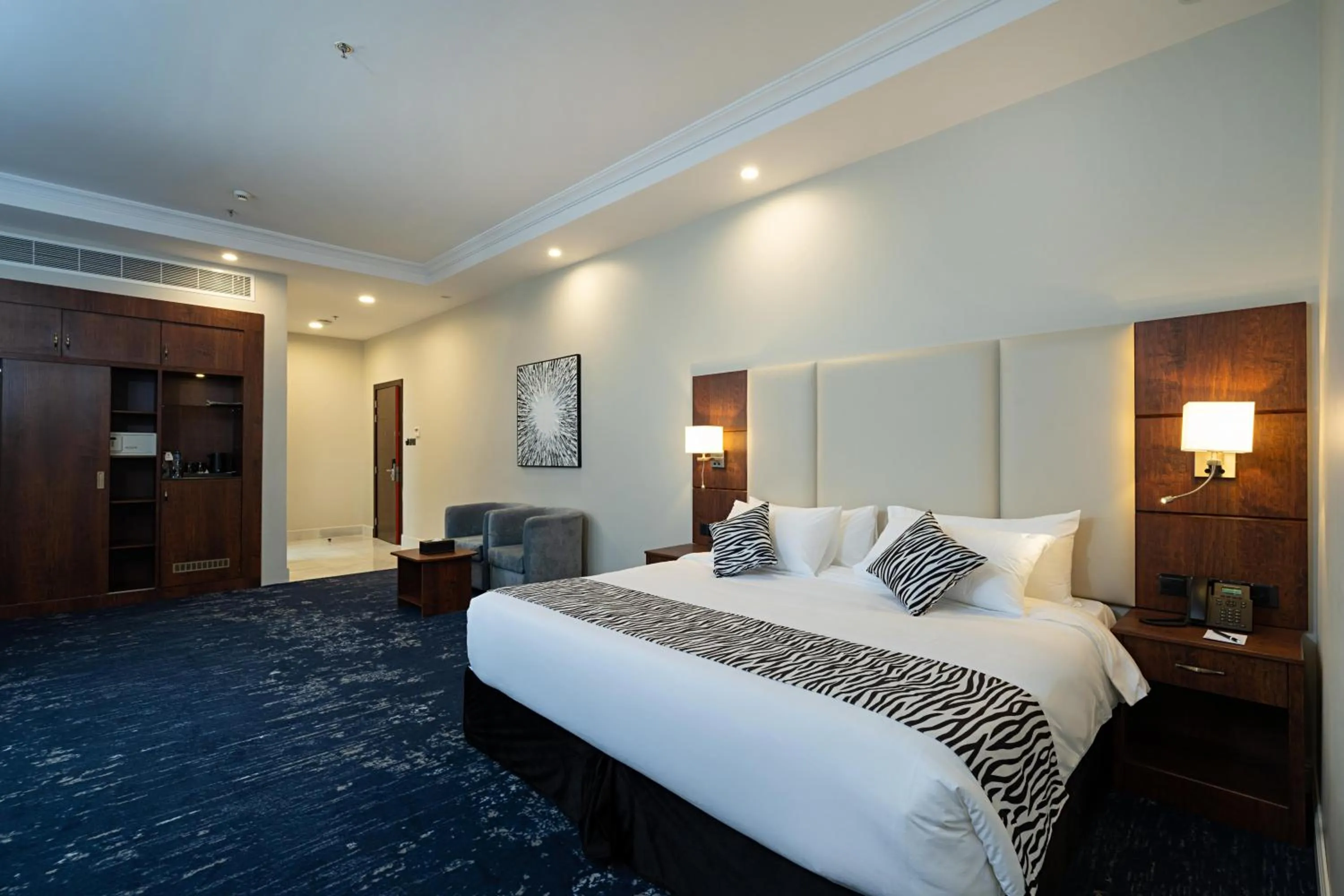 Photo of the whole room, Bed in Sunday Jeddah Hotel