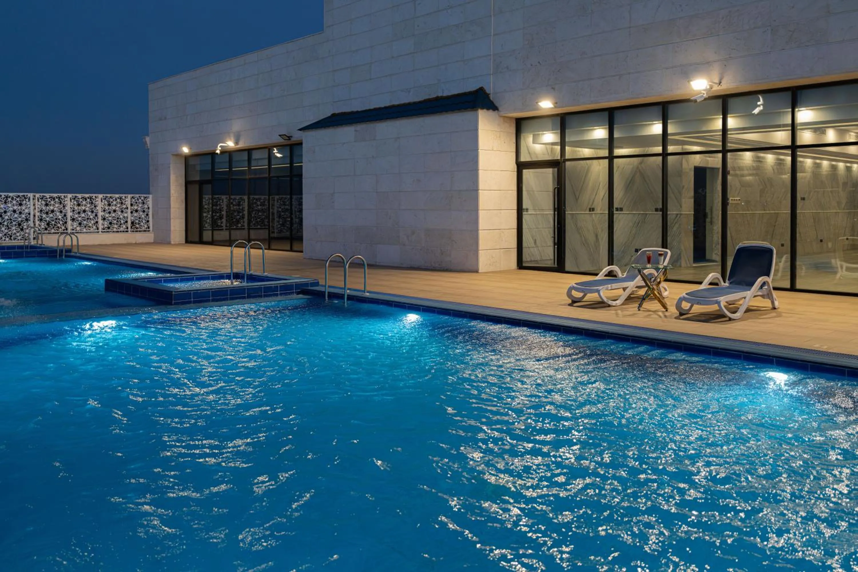 Swimming pool in Sunday Jeddah Hotel