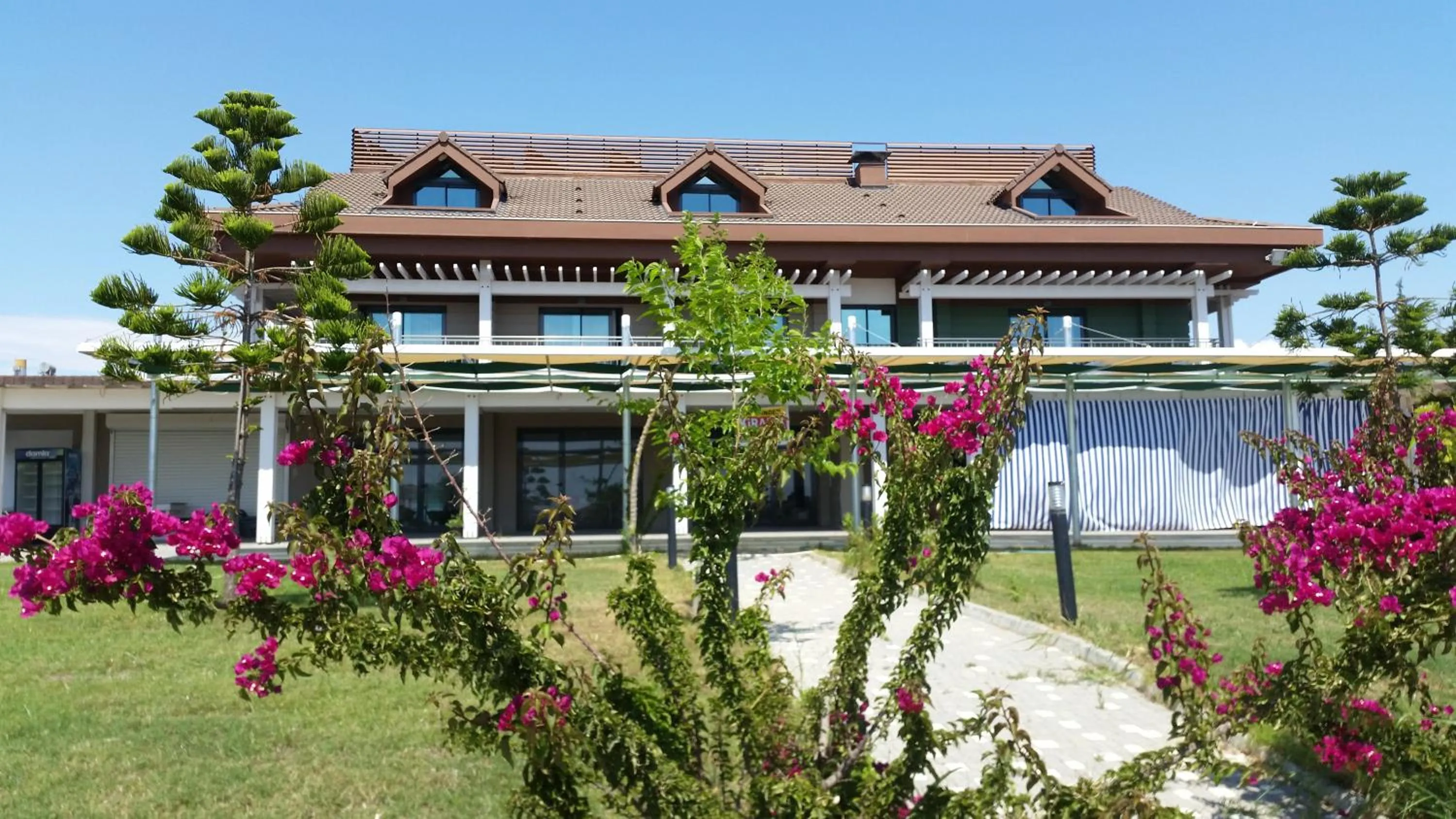 Property building in Oyster Boutique Hotel