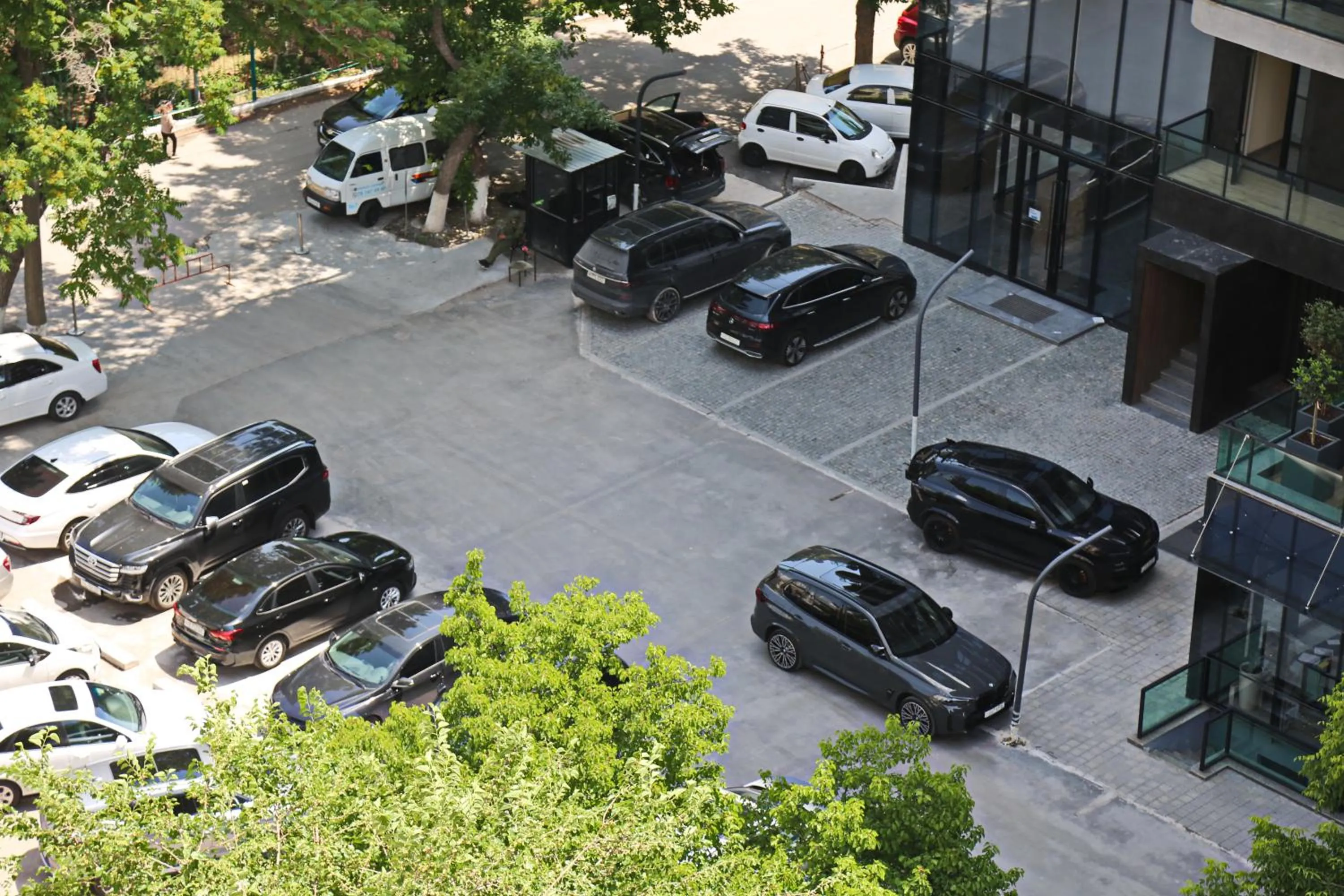 Parking in Karvan-N