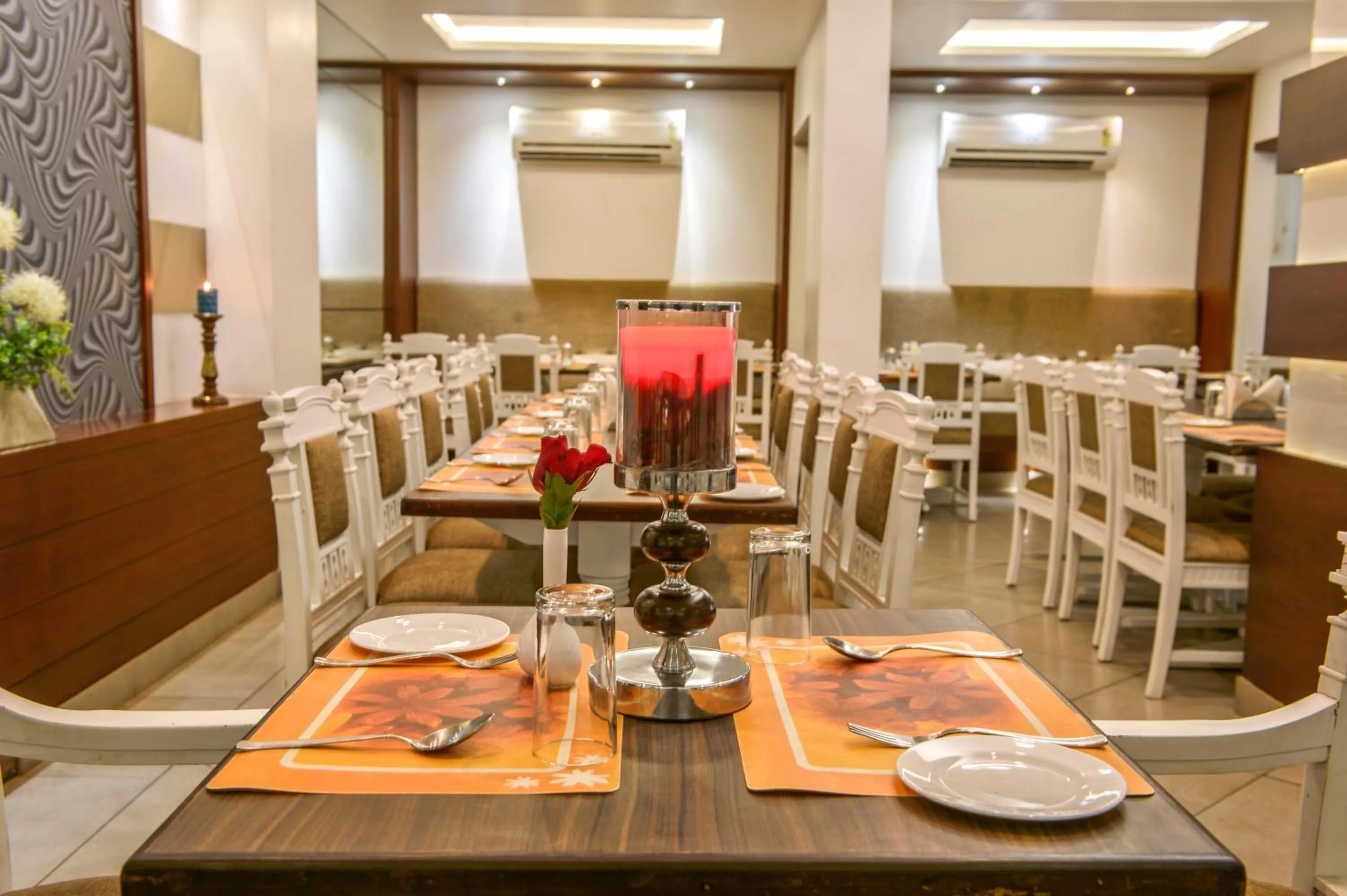 Restaurant/places to eat in Bhasuri Inn Guruvayoor