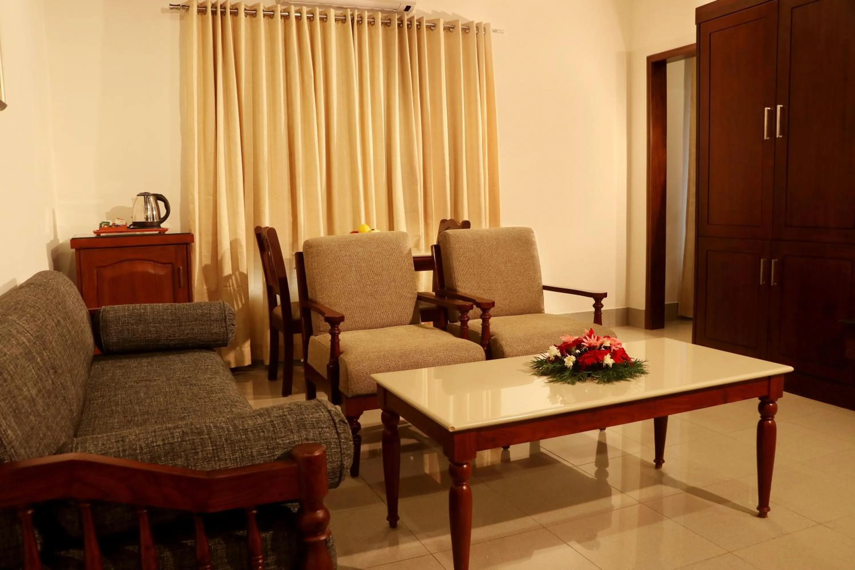 Living room in Bhasuri Inn Guruvayoor