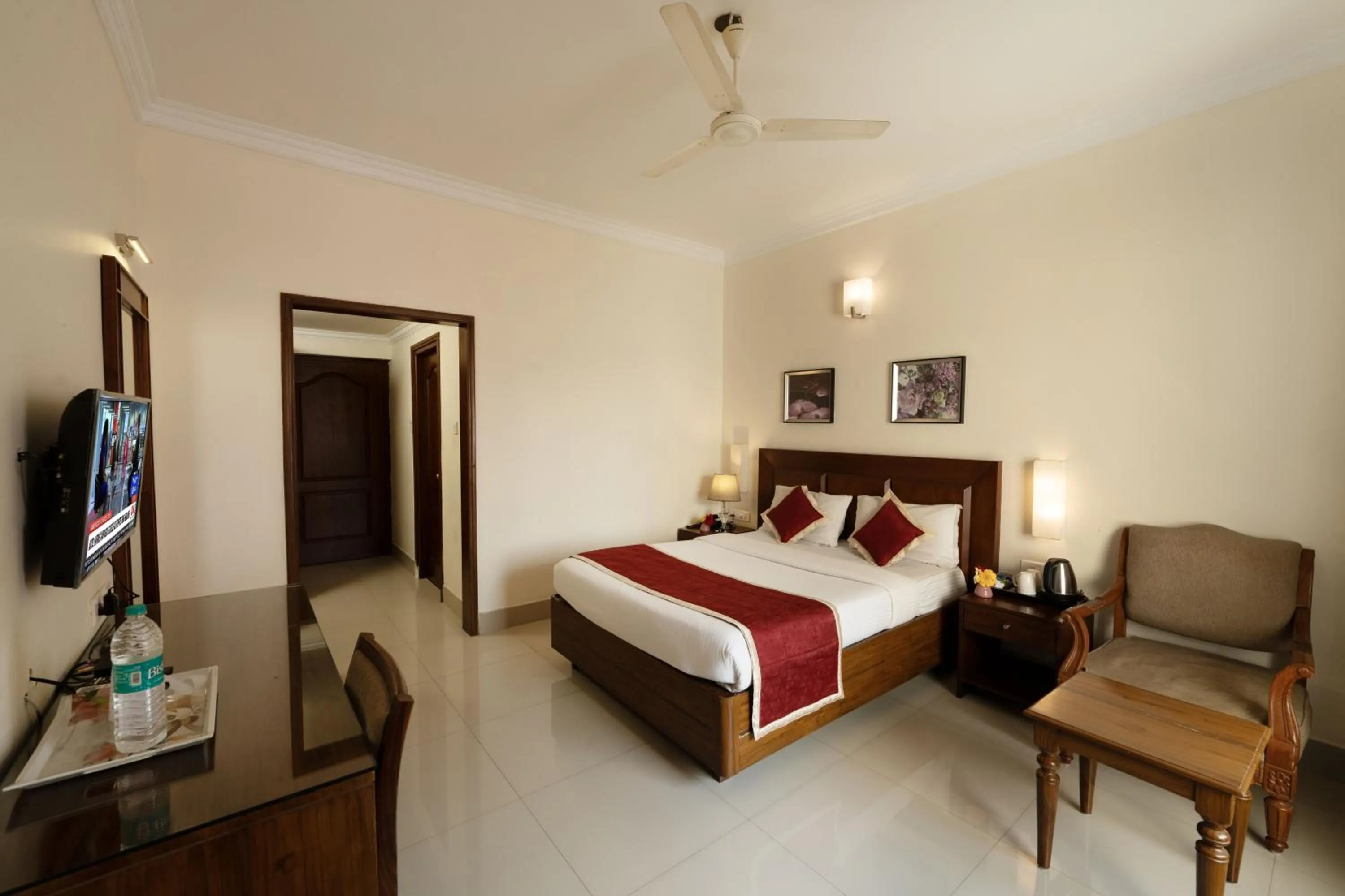 Bedroom, Bed in Bhasuri Inn Guruvayoor