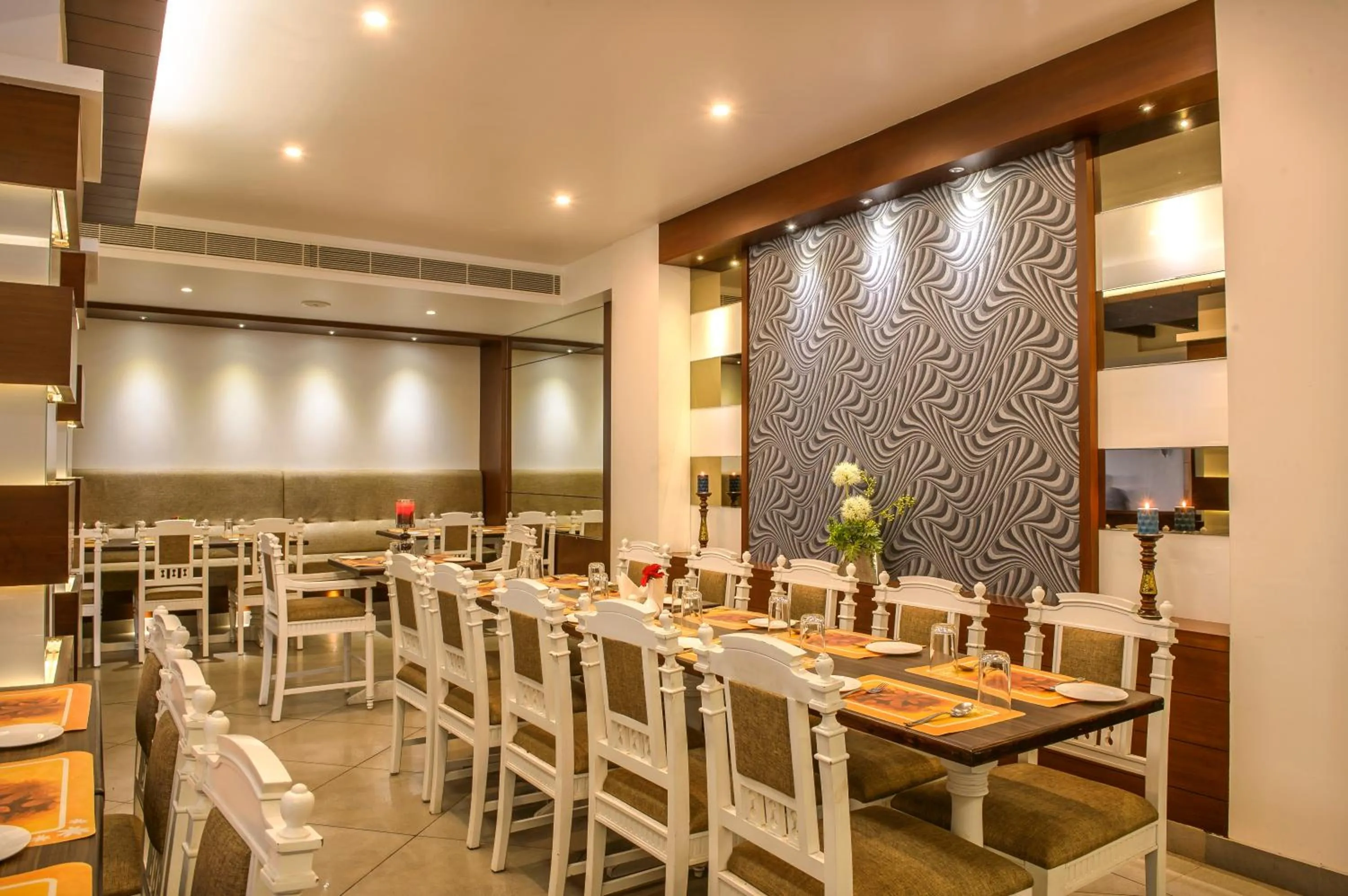 Restaurant/places to eat in Bhasuri Inn Guruvayoor
