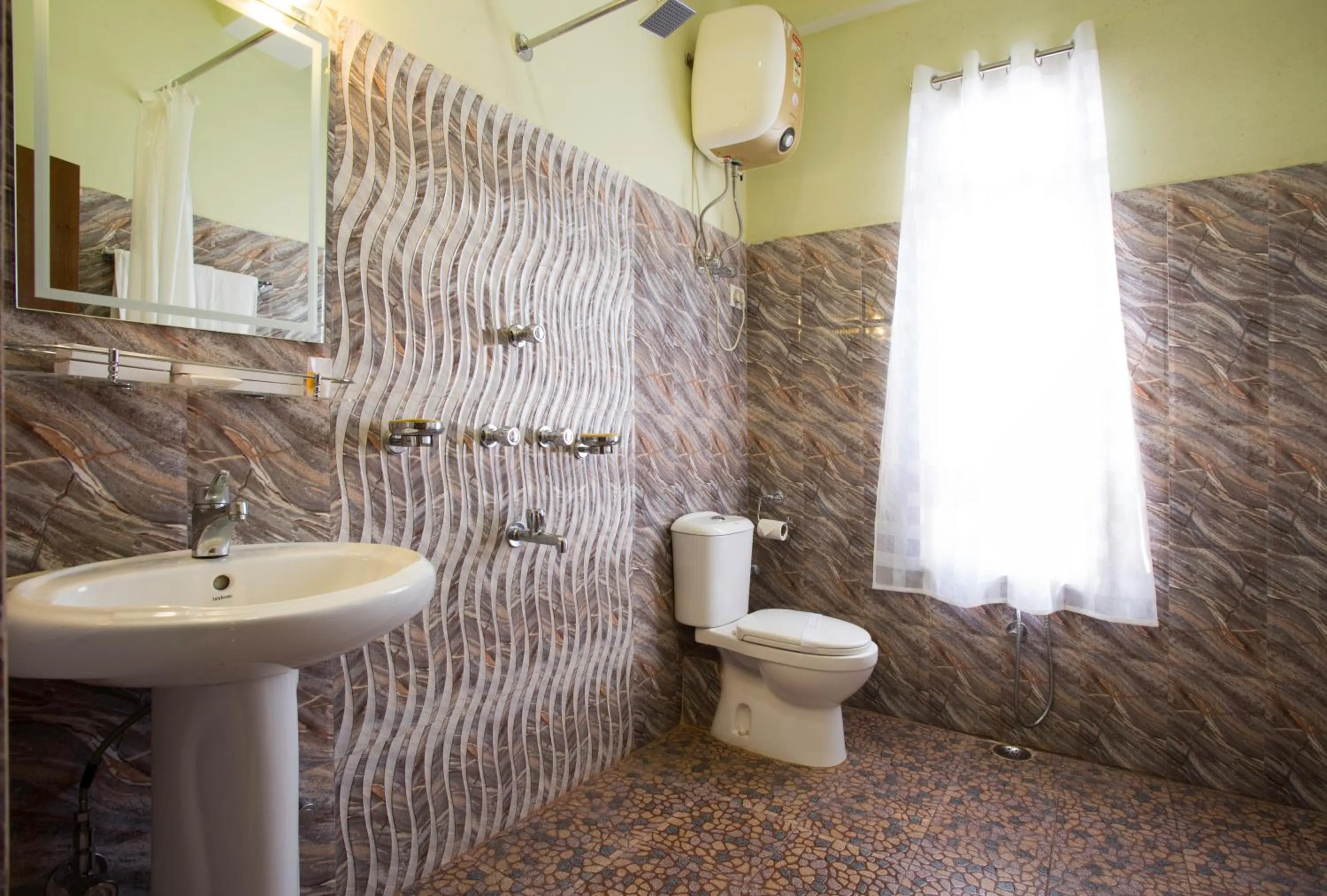 Golden Star Continental & Spa