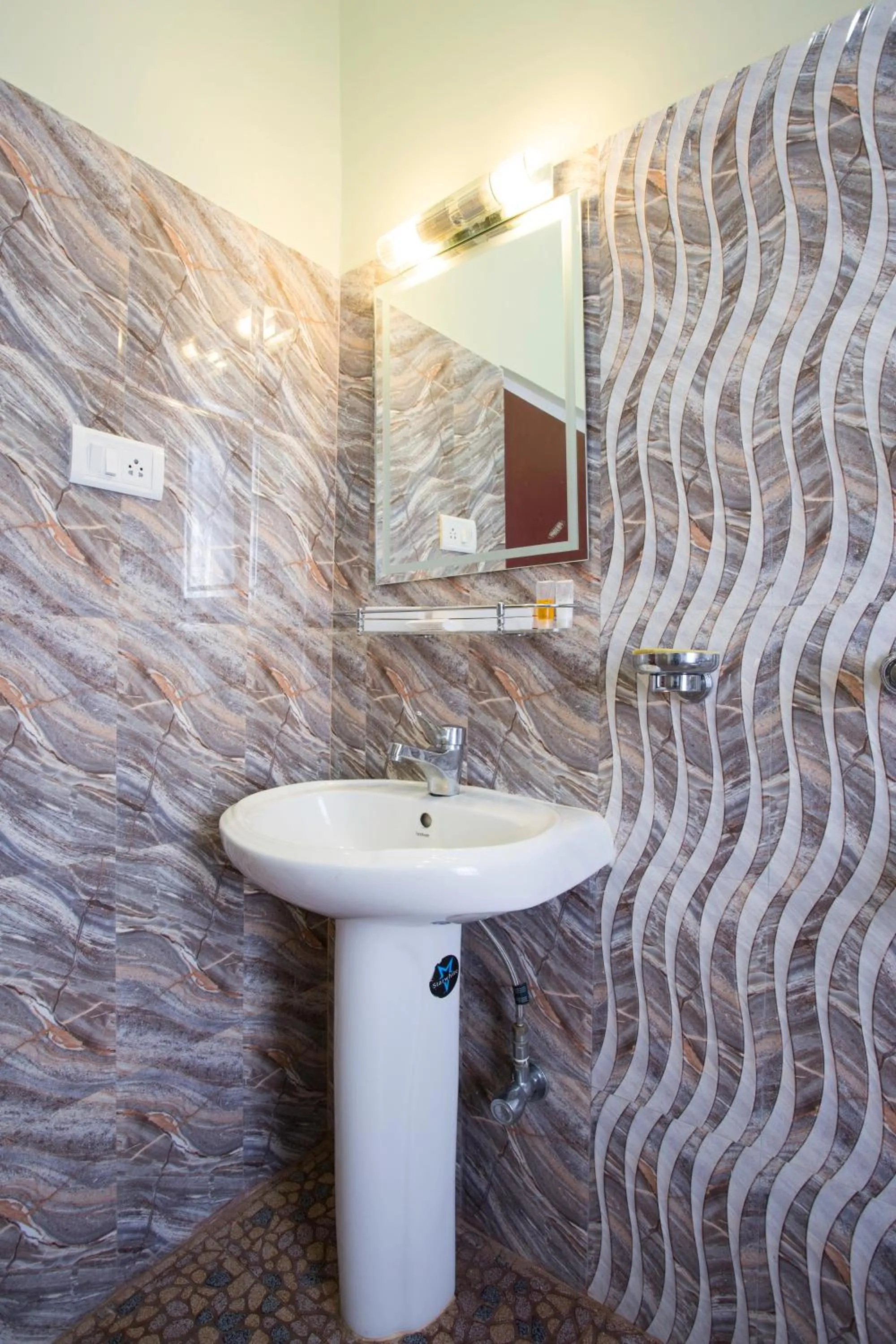 Golden Star Continental & Spa