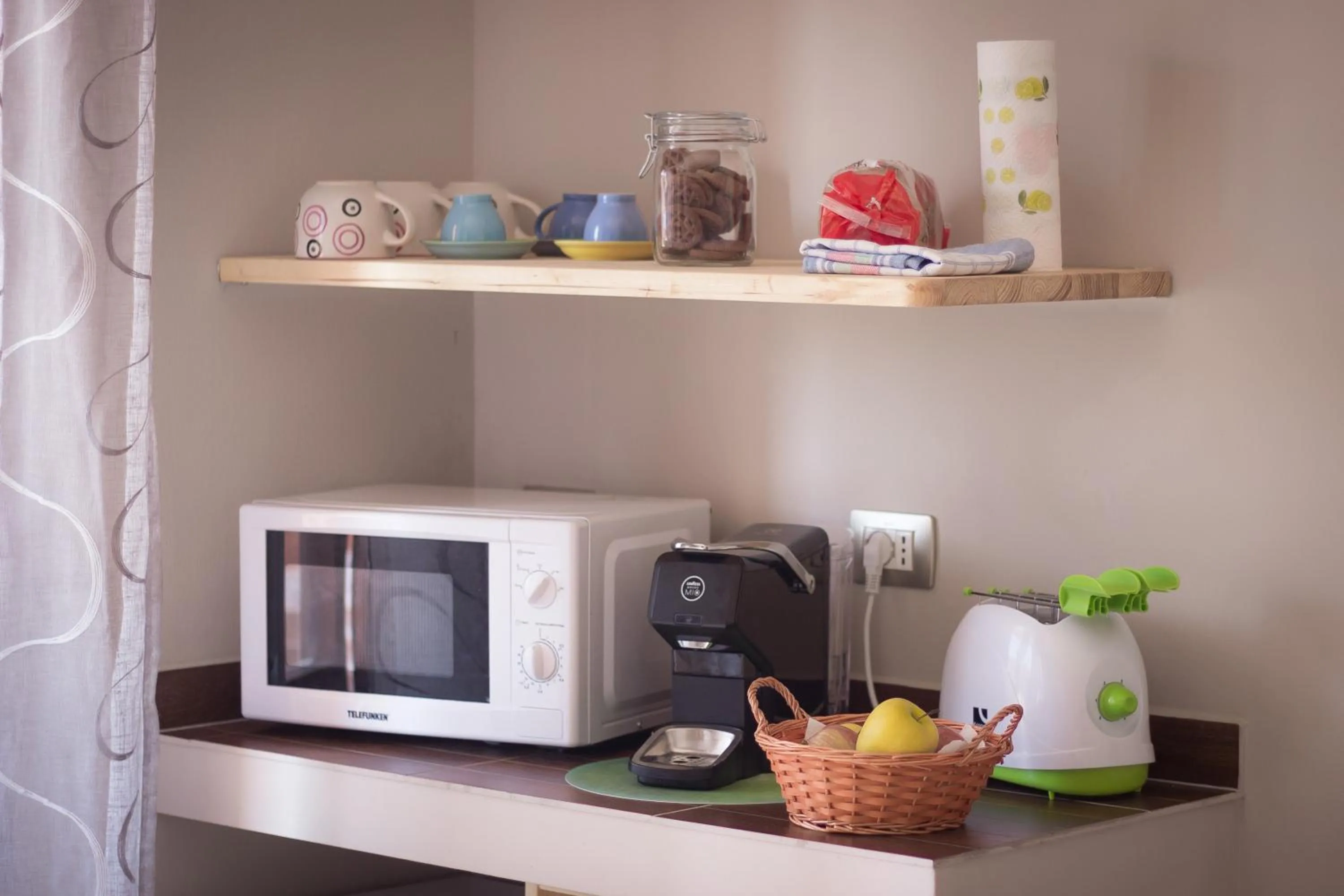 Coffee/tea facilities in White Beach