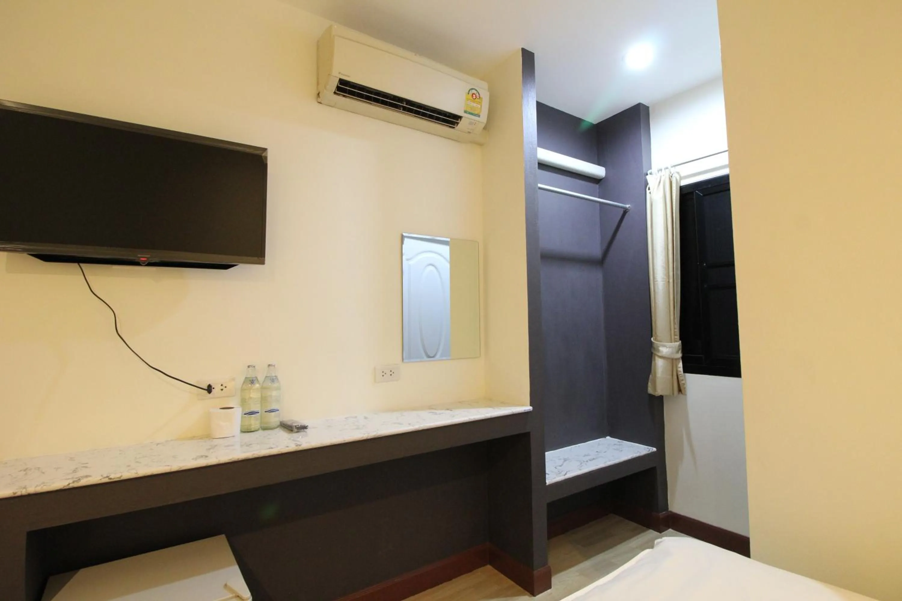 Standard Twin Room in Chaiwat Guesthouse