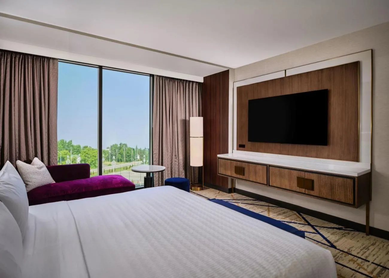 Bed in Hard Rock Hotel & Casino Ottawa