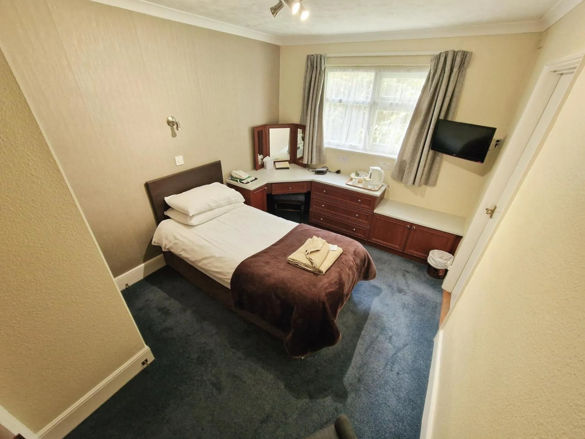 Bed in Grange Lodge Hotel