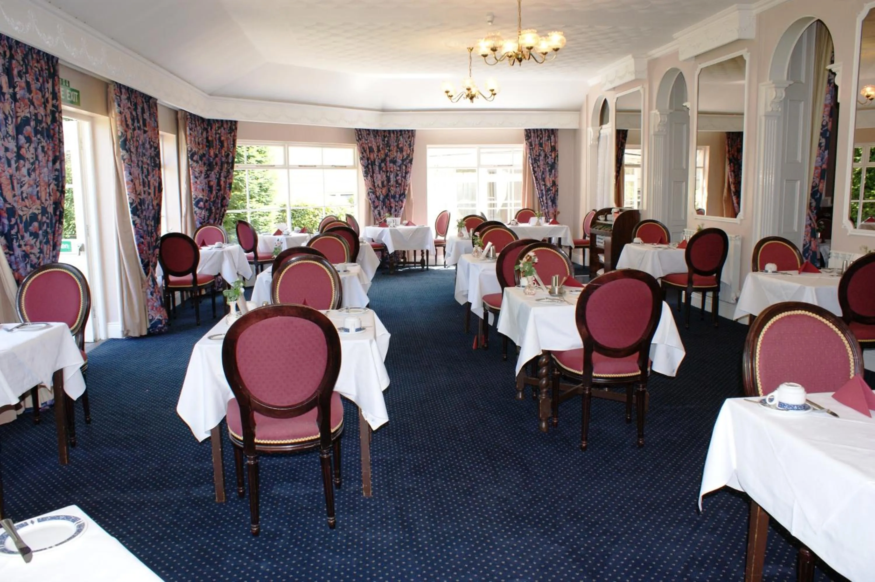 Restaurant/places to eat in Grange Lodge Hotel