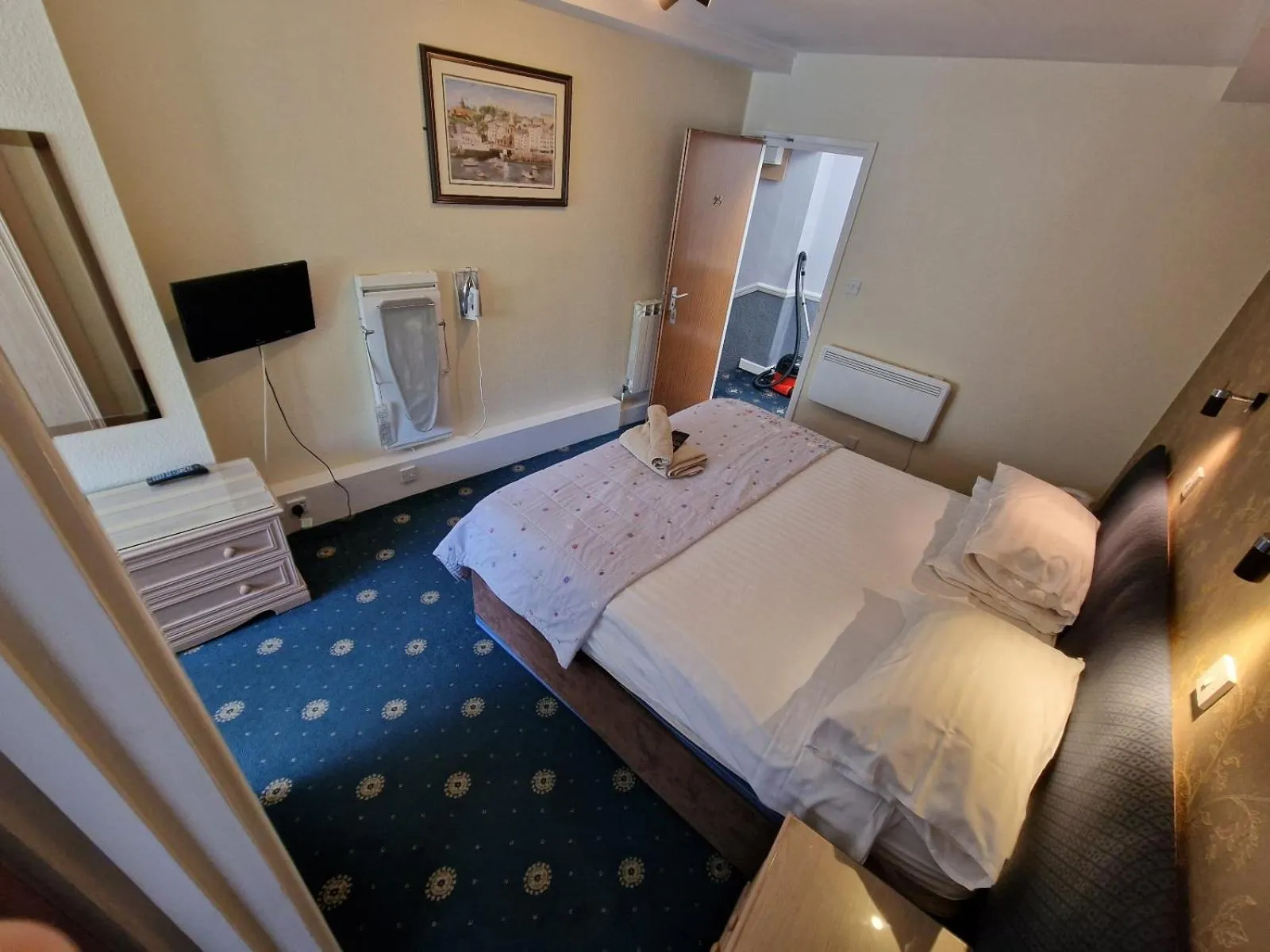 Bed in Grange Lodge Hotel
