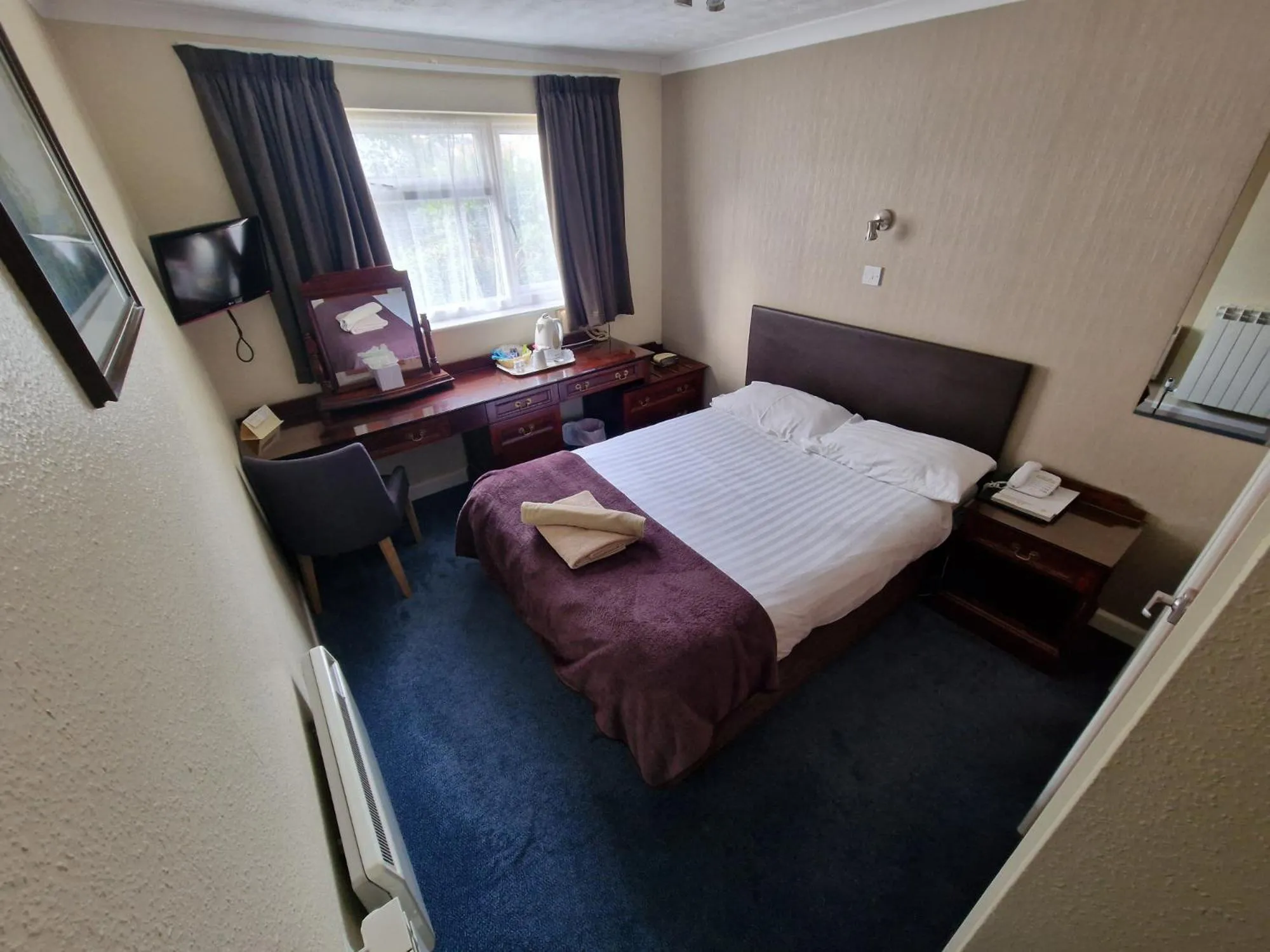 Bed in Grange Lodge Hotel