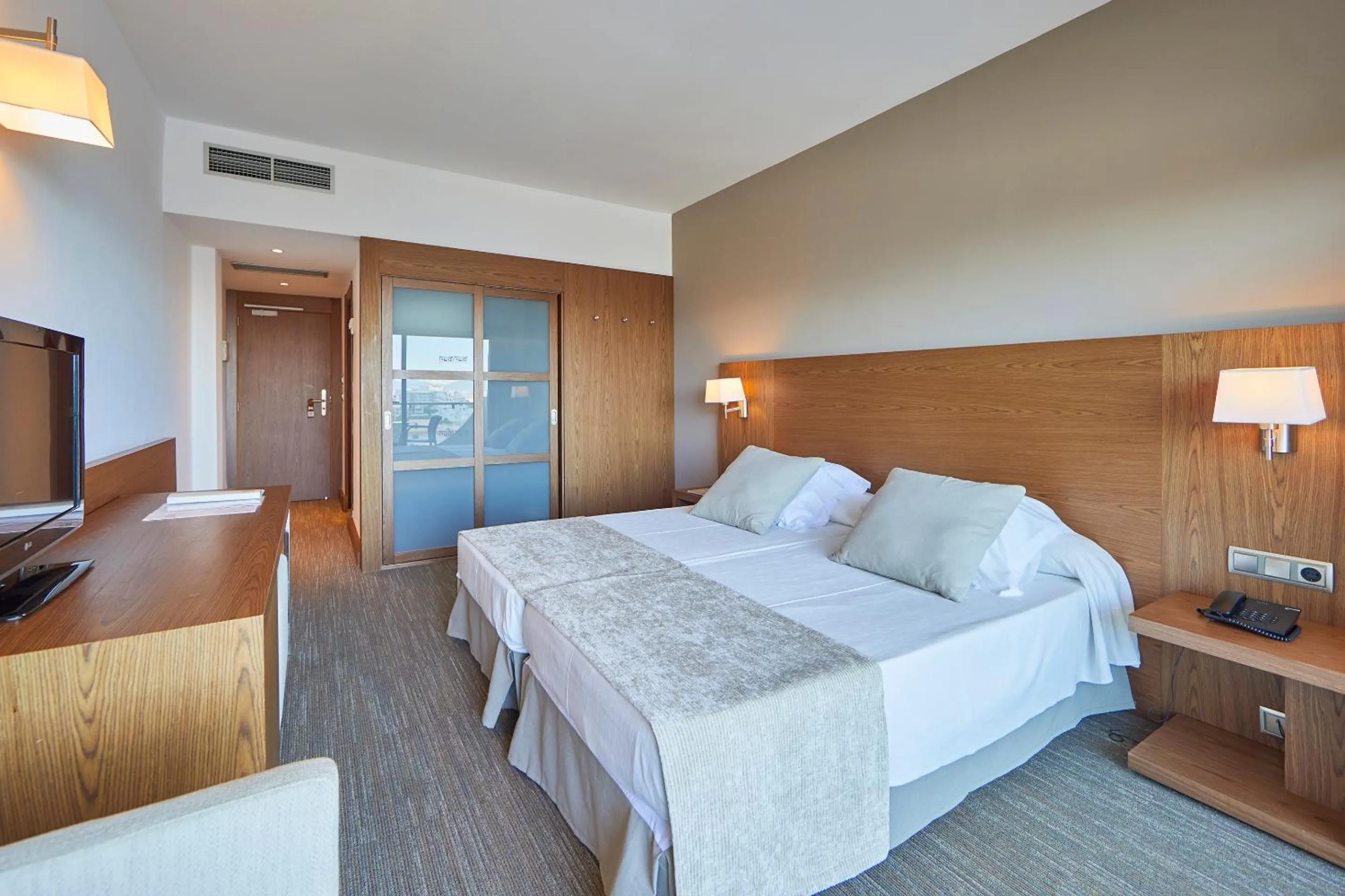 Bed in Hotel Playa Golf - Adults Only